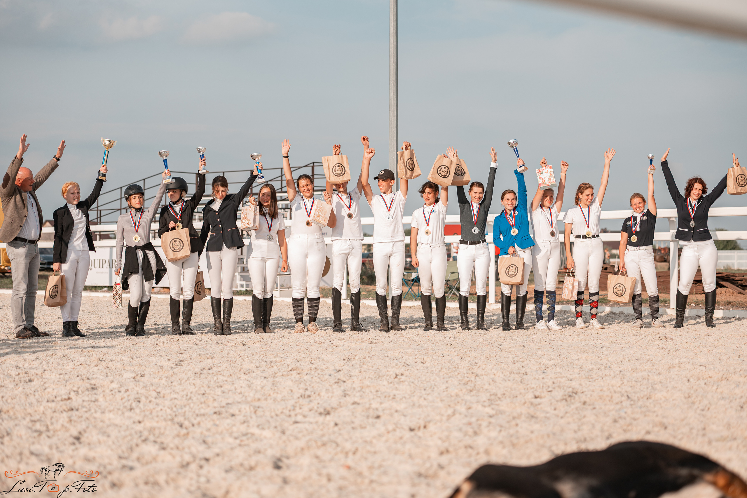 Открытая тренировка по конкуру в КК Equipark. Конный и фотограф с животными в Твери Топталова Люся