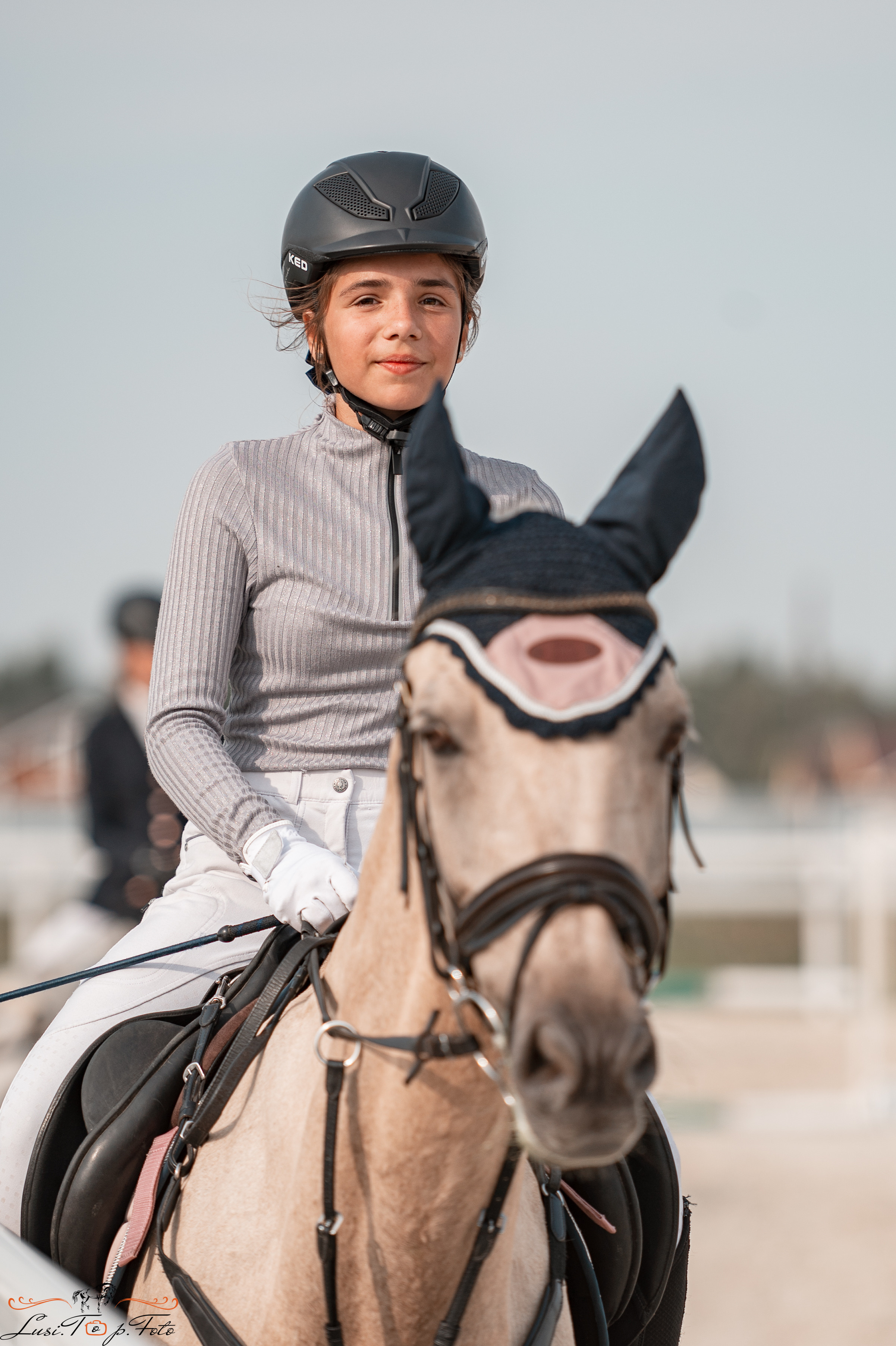 Открытая тренировка по конкуру в КК Equipark. Конный и фотограф с животными в Твери Топталова Люся