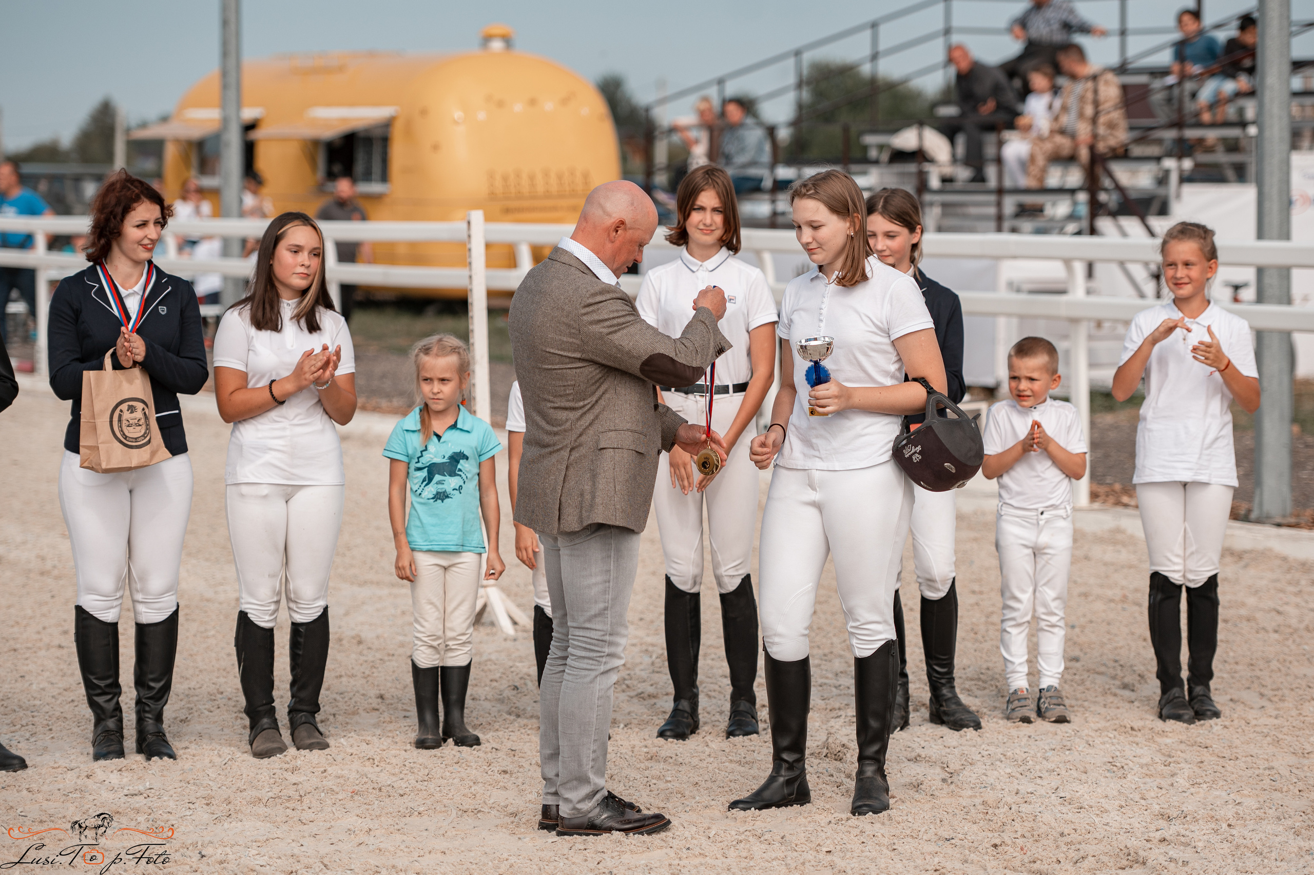 Открытая тренировка по конкуру в КК Equipark. Конный и фотограф с животными в Твери Топталова Люся