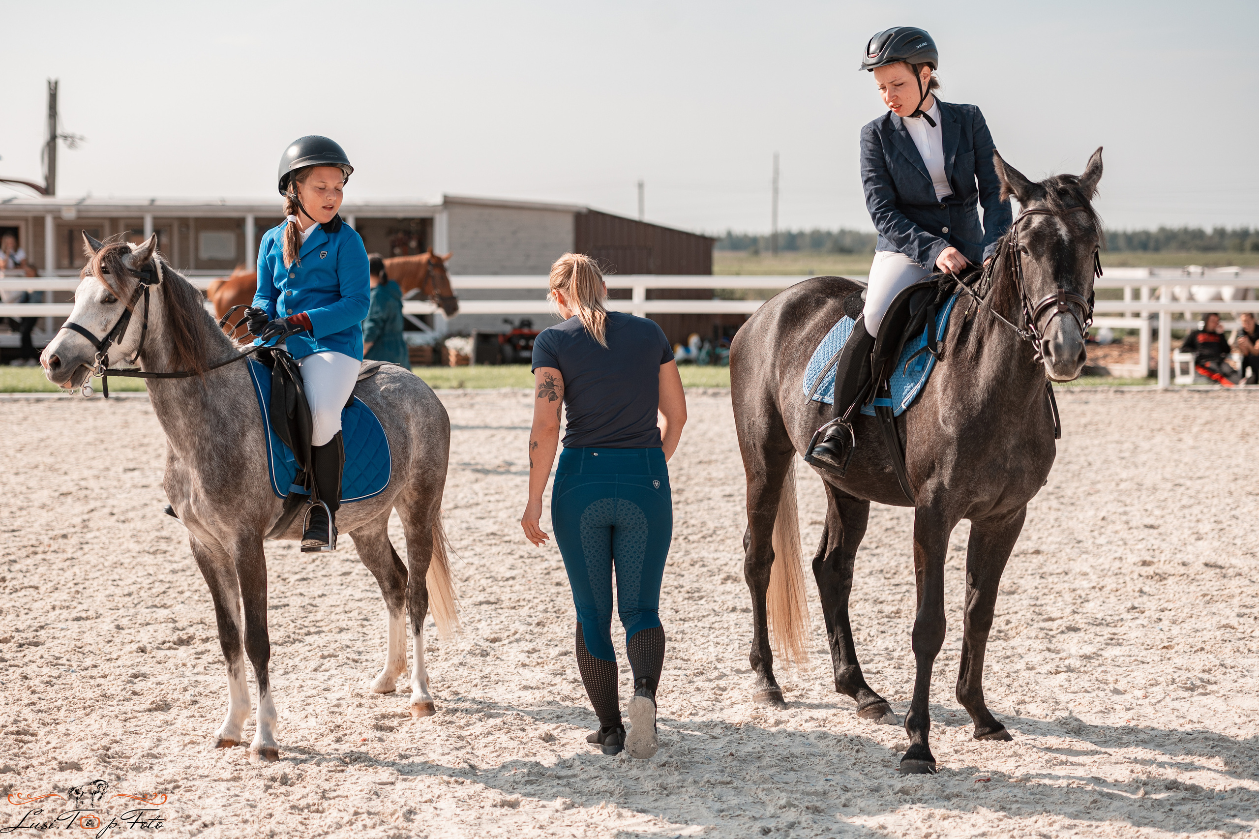 Открытая тренировка по конкуру в КК Equipark. Конный и фотограф с животными в Твери Топталова Люся