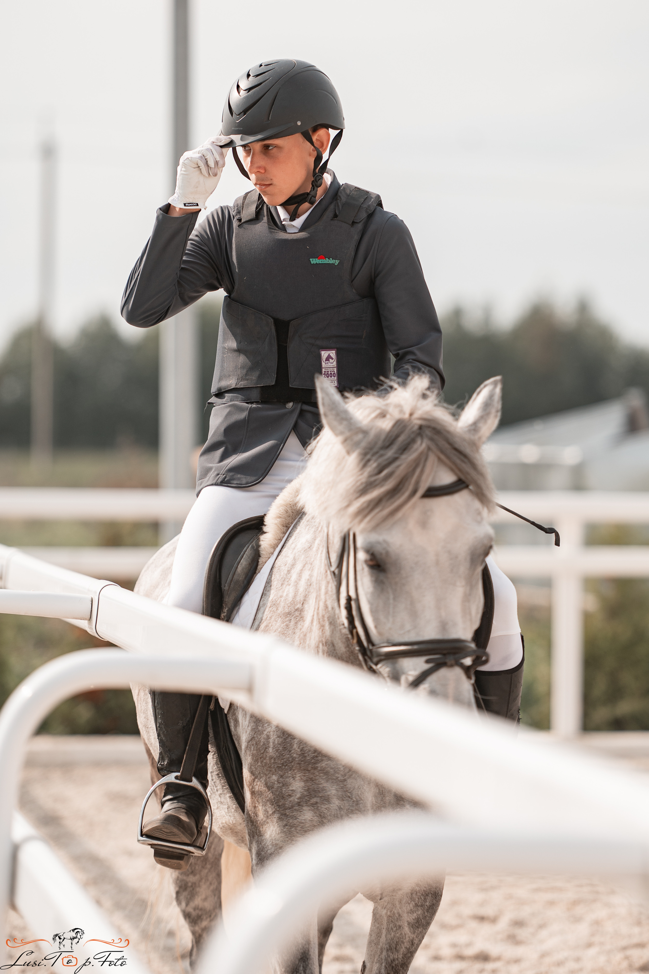 Открытая тренировка по конкуру в КК Equipark. Конный и фотограф с животными в Твери Топталова Люся