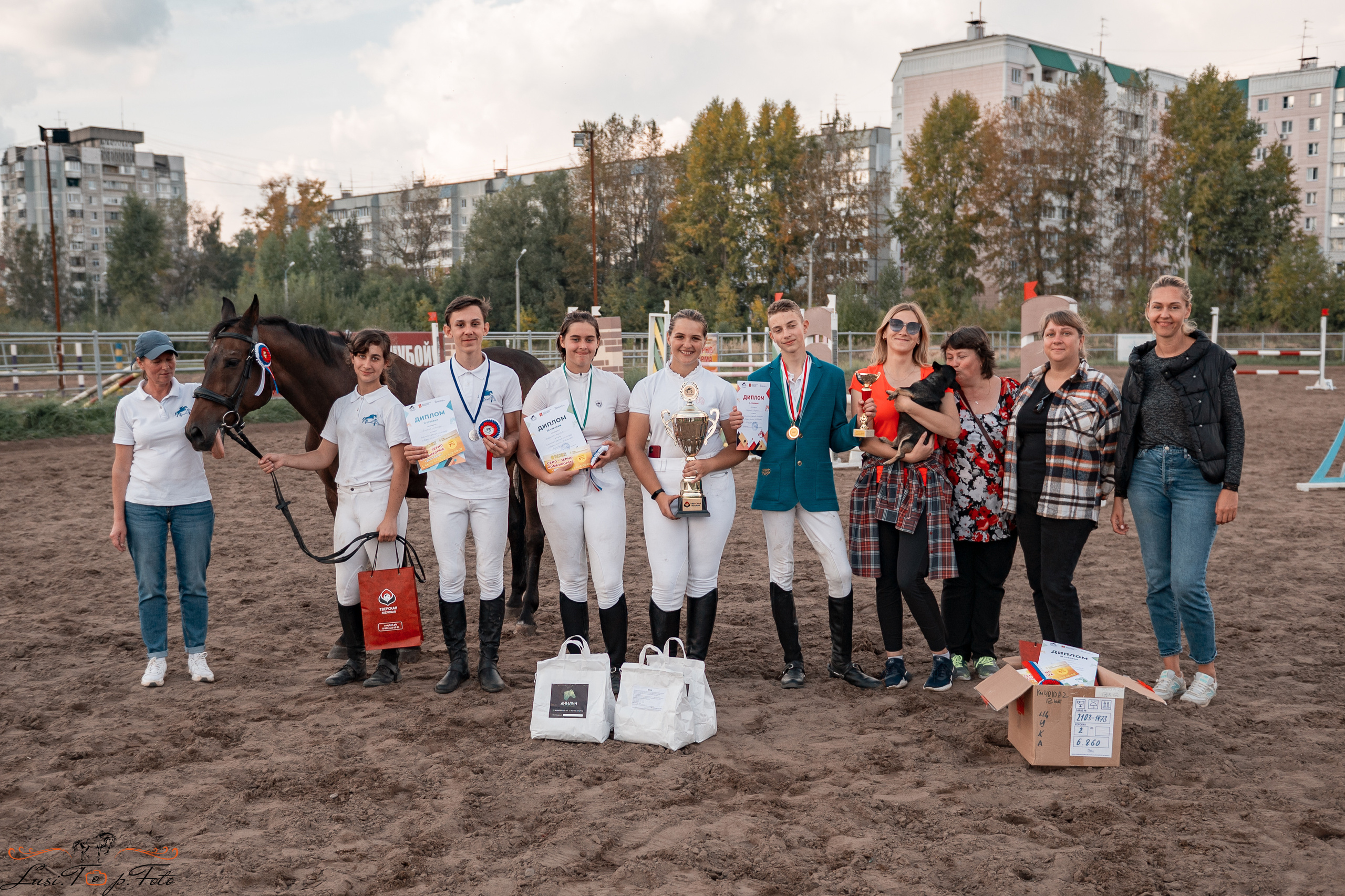 Турнир по выездке и конкуру памяти Н. Ю. Серовой (второй день — конкур). Конный и фотограф с животными в Твери Топталова Люся