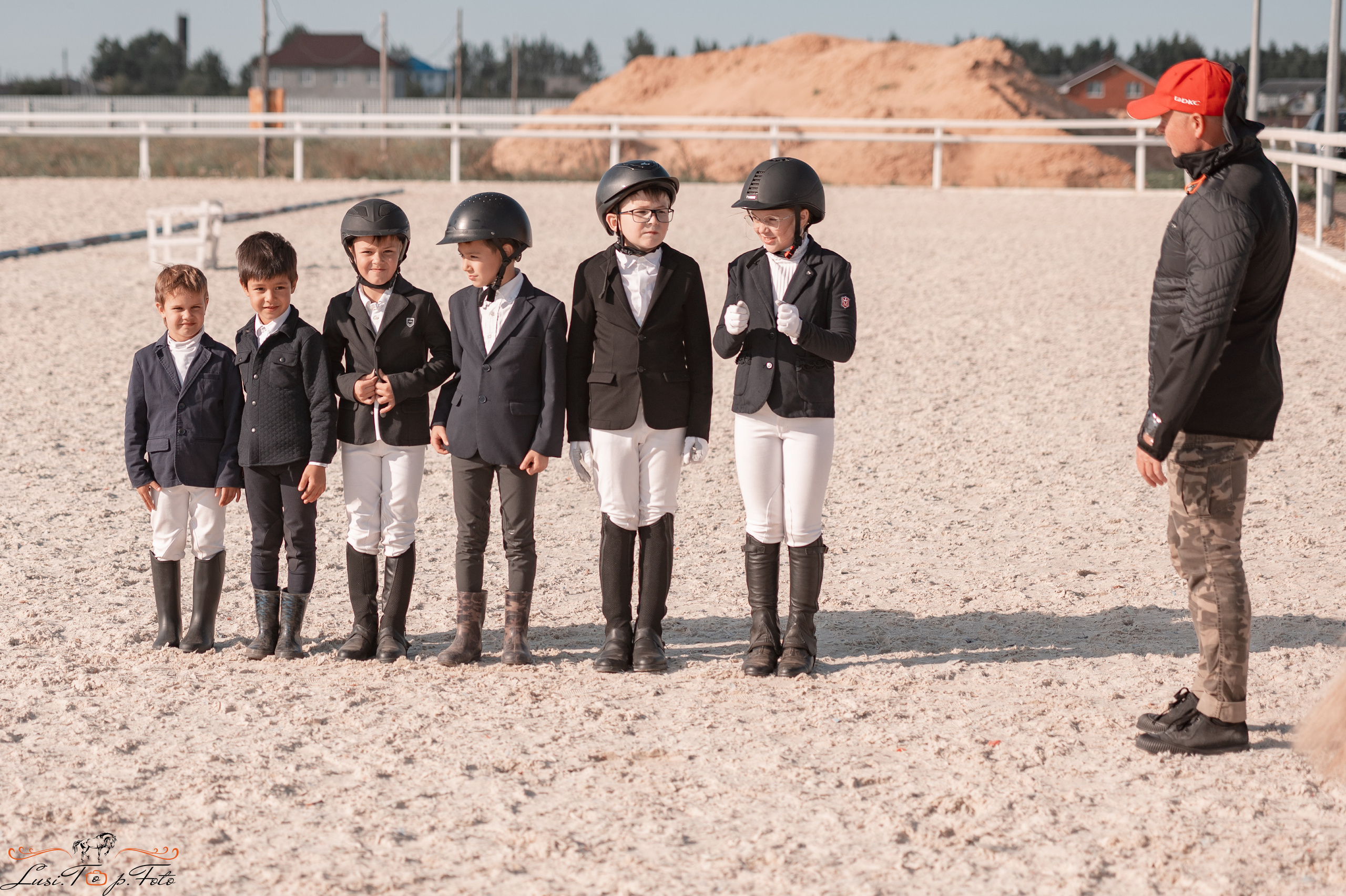 Открытая тренировка по выездке в КК Equipark. Конный и фотограф с животными в Твери Топталова Люся