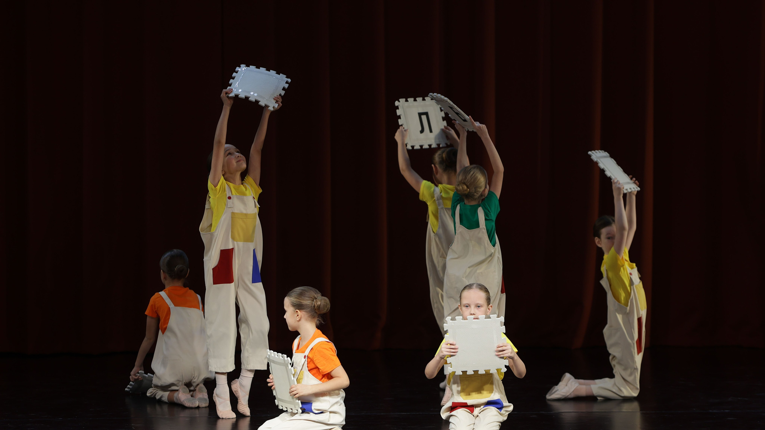 Фестиваль хореографического искусства «КУБОК ЛЕГЕНДЫ — 2025». Выпускные альбомы и школьный фотограф в Подольске, Троицке, Щербинке, Москве и Московской области