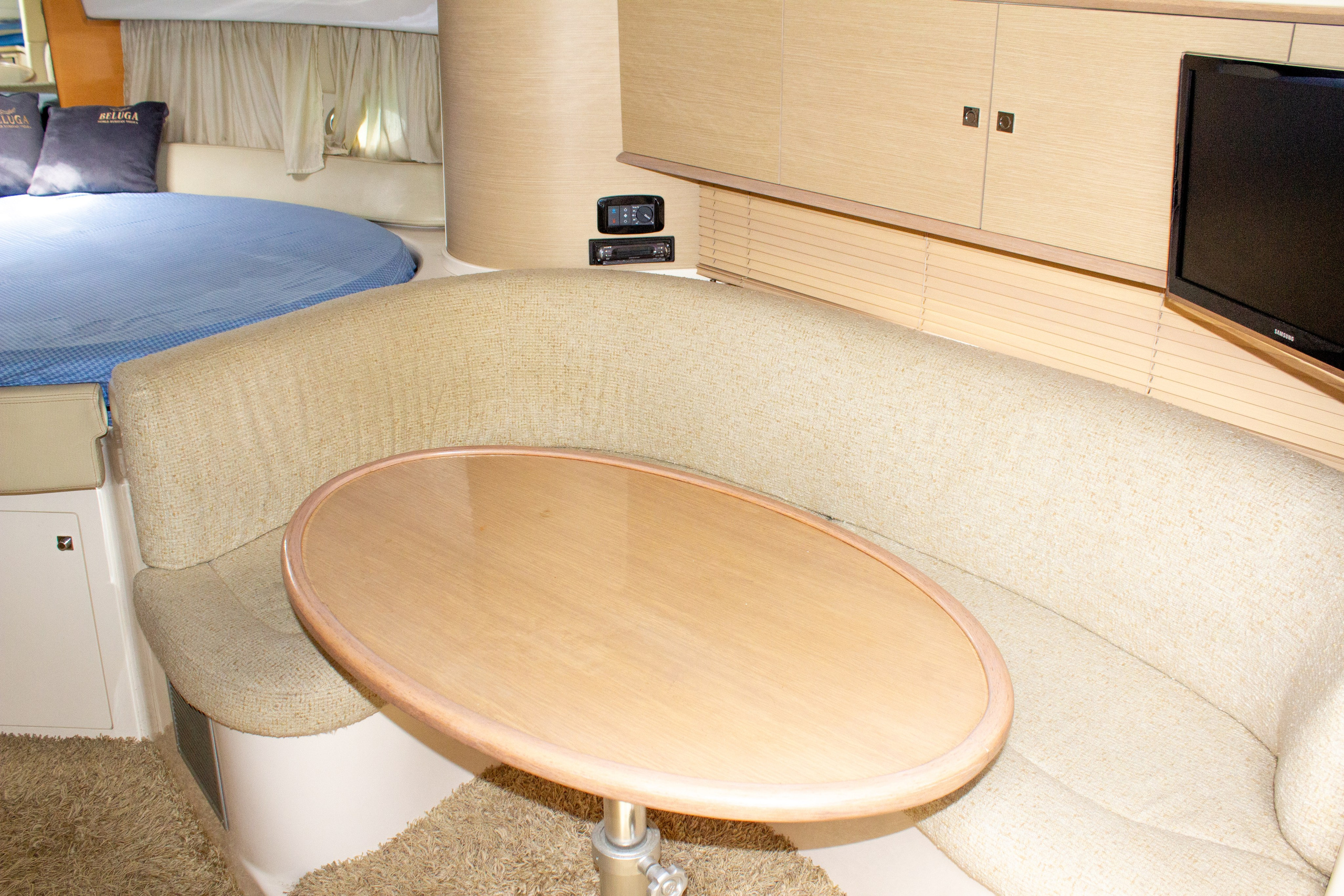 Катер Белуга Аренда Яхты в Сочи Яхтанаморе YACHTNAMORE YACHTANAMORE