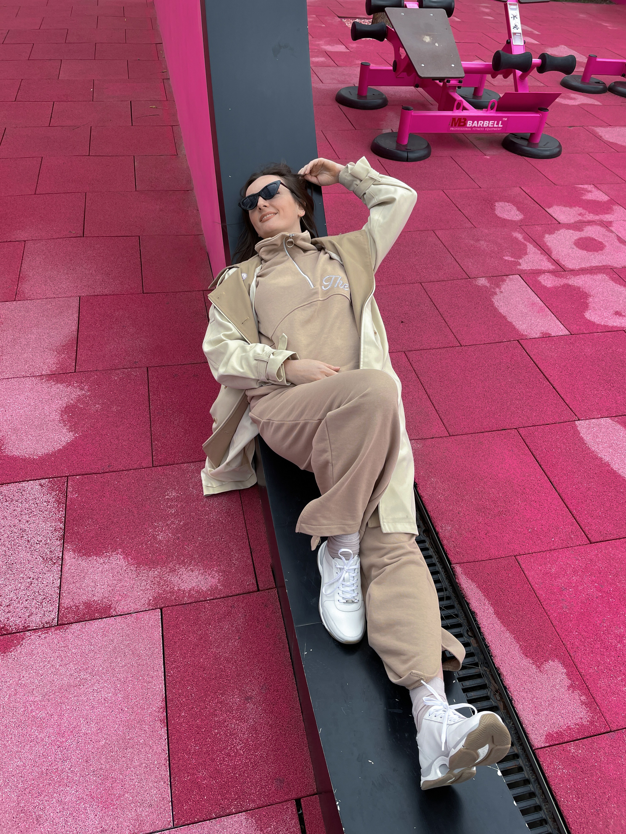 Уличная фотосъемка для контента на айфон. AI Фотограф Краснодар: мужские и женские фотосессии, стилизация съемки. Нейро-фотосессии онлайн