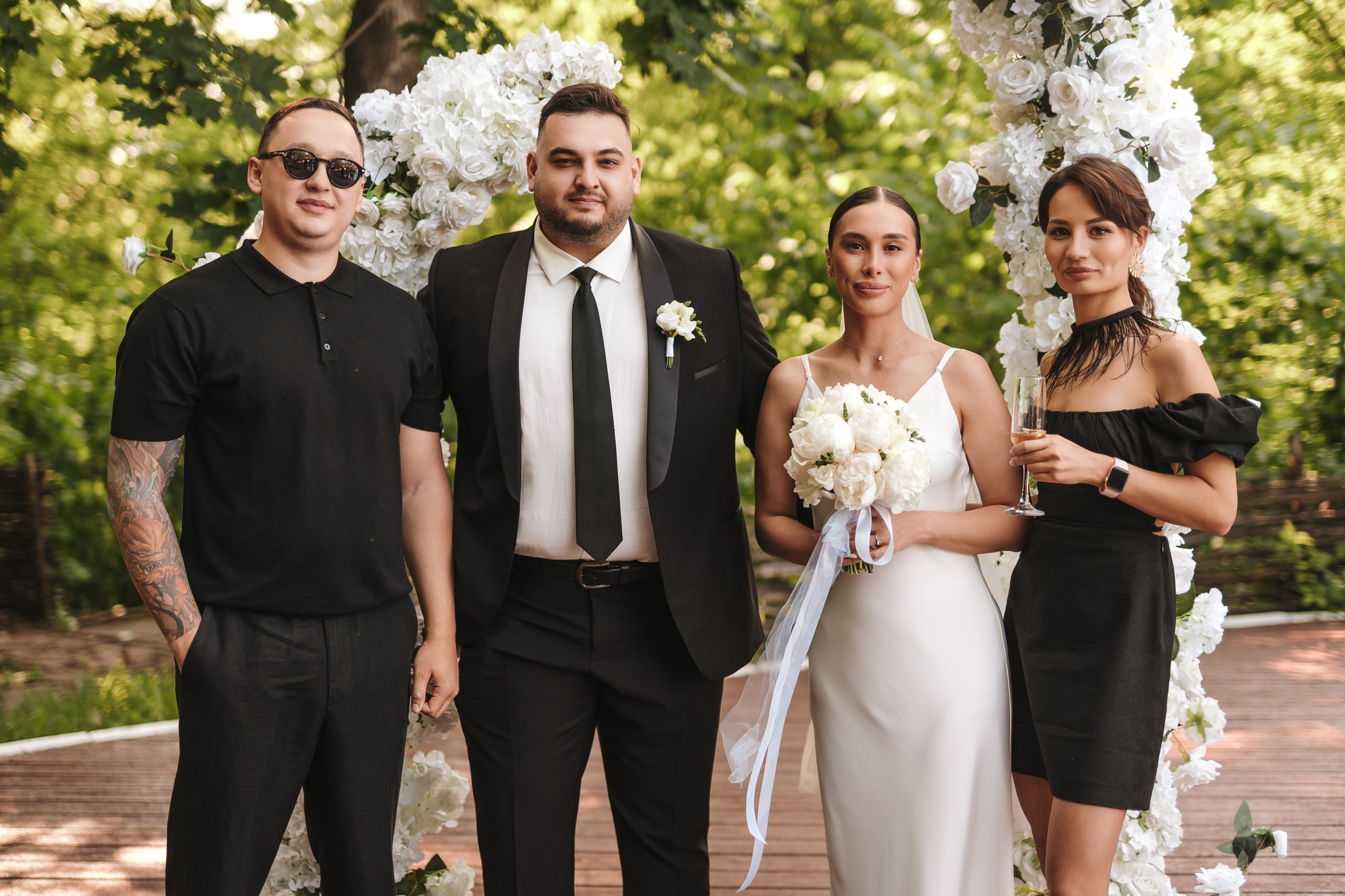 Свадьба 7 июня 2026 года — фотосессия, ЗАГС и банкет в шатре «Под облаками» в Нагаево с ведущим Артуром Ильясовым