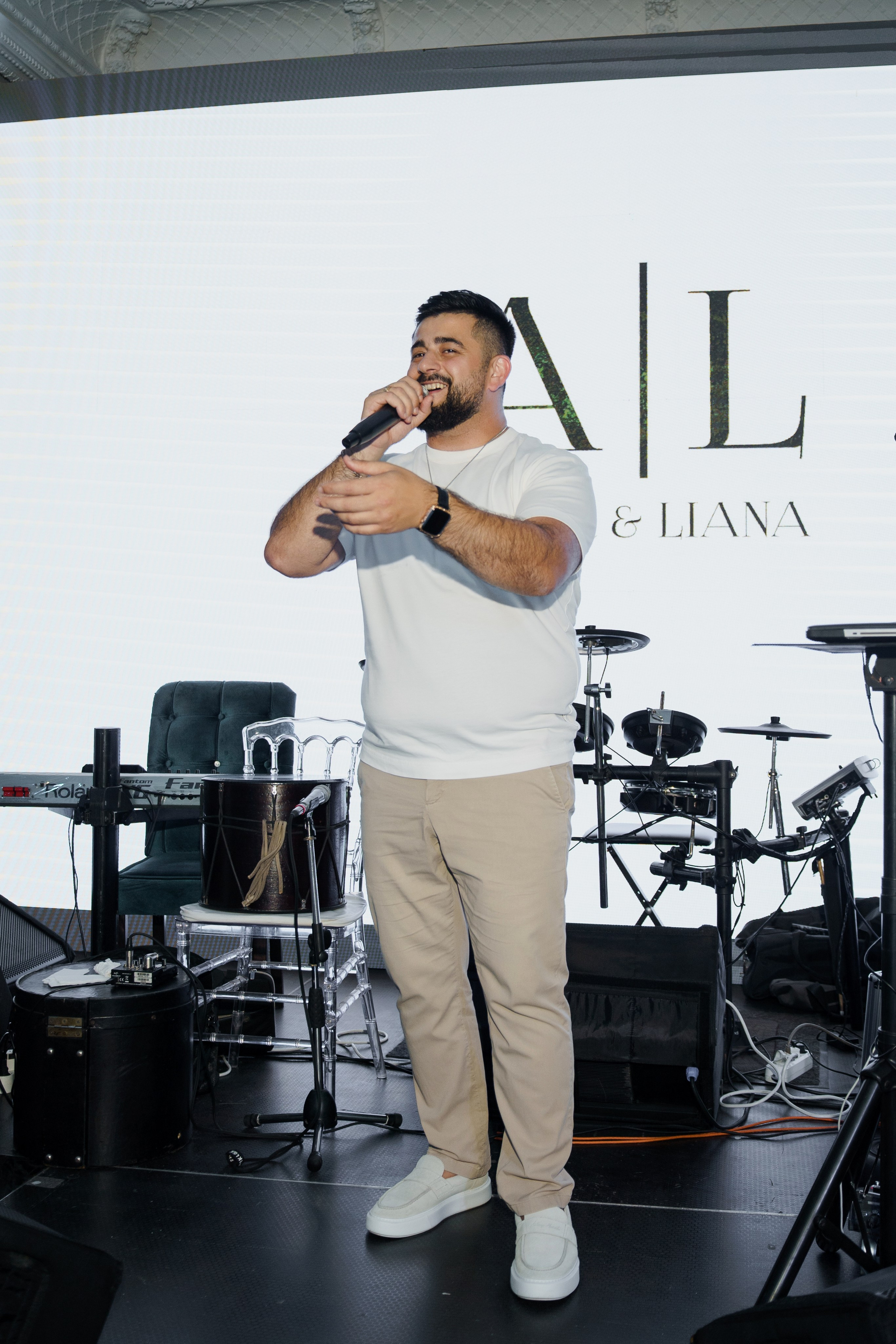 Сватовство в Краснодаре от лучших свадебных фотографов и операторов ТВИНС СТУДИО. ТВИНС СТУДИО — лучшие свадебные фотографы и видеографы в Краснодаре