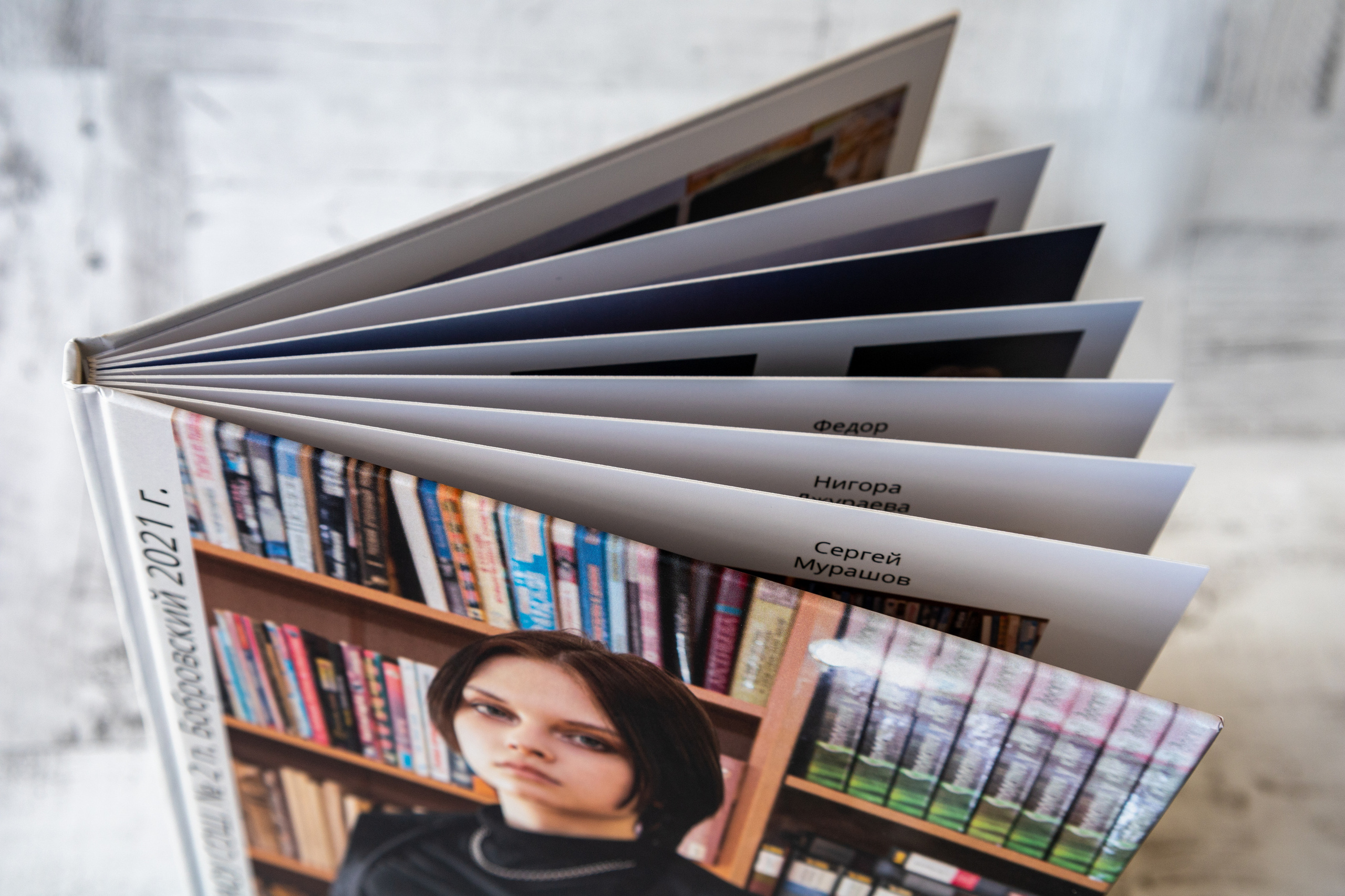 Выпускные альбомы в Екатеринбурге/ Арамиль/ Сысерть по низким ценам