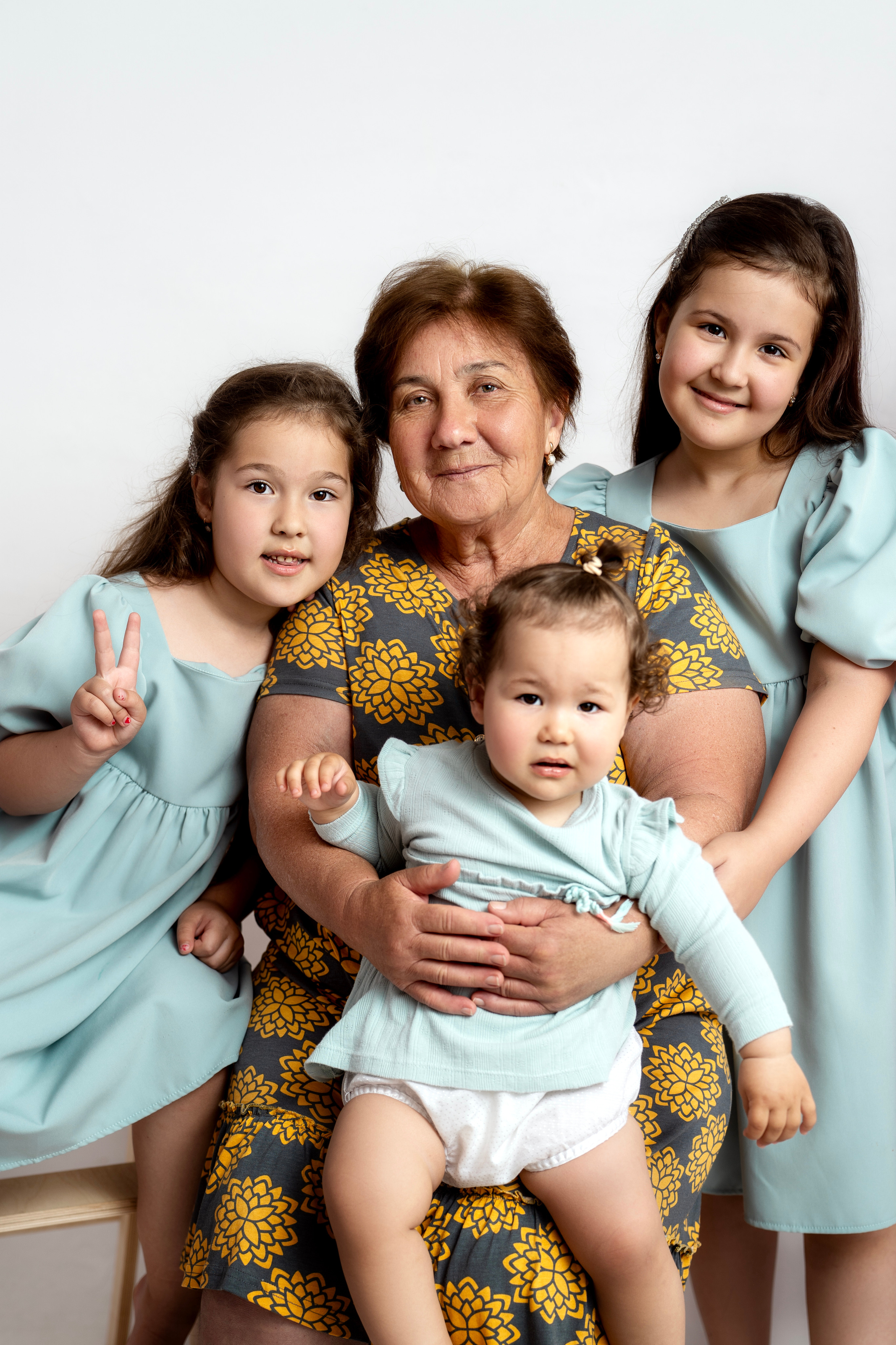 Фотосессия ГОДОВАСИЕ. Фотограф новорожденных, детей до года и беременных в Симферополе