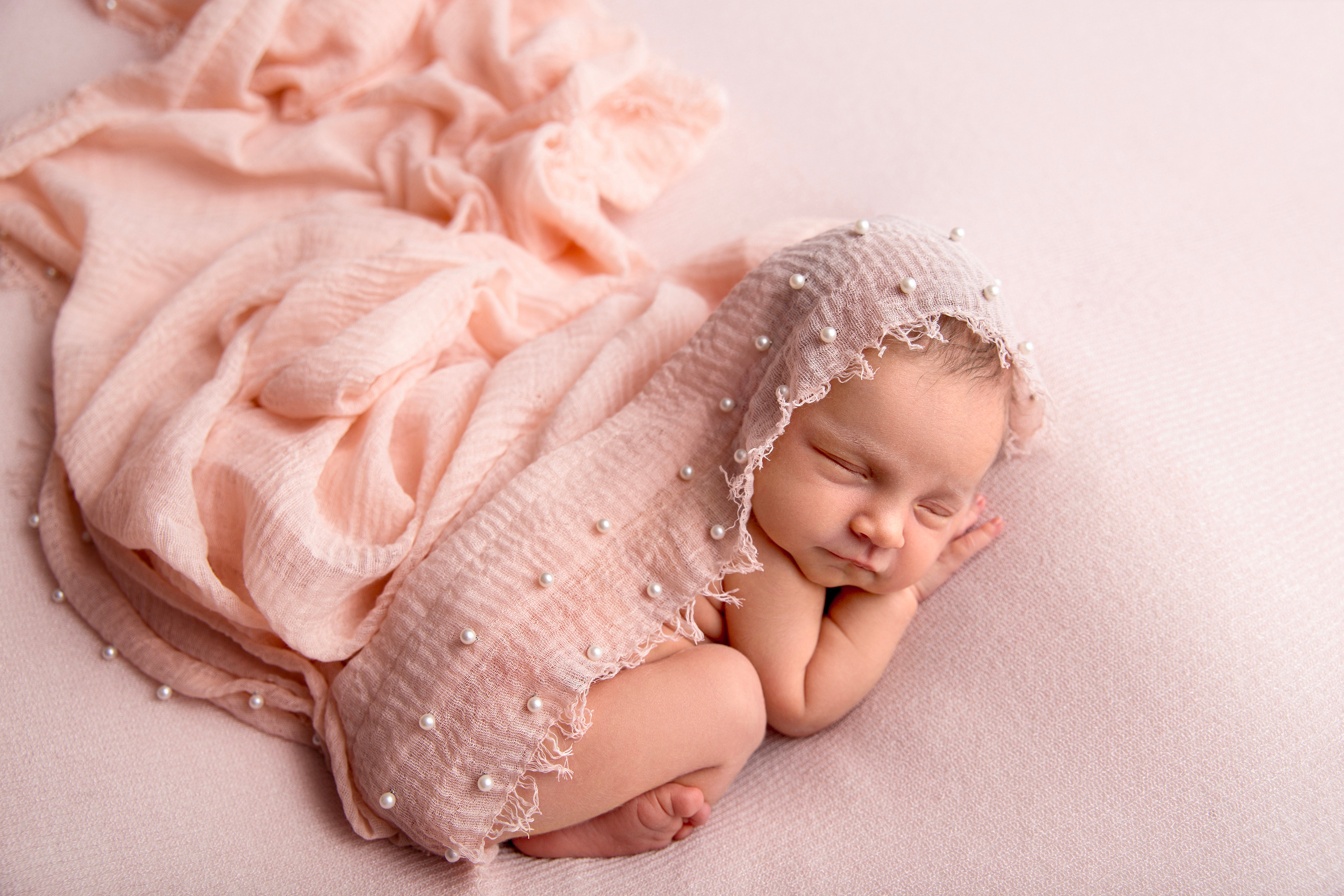 Фотосессия новорожденного (newborn). Фотограф новорожденных, детей до года и беременных в Симферополе