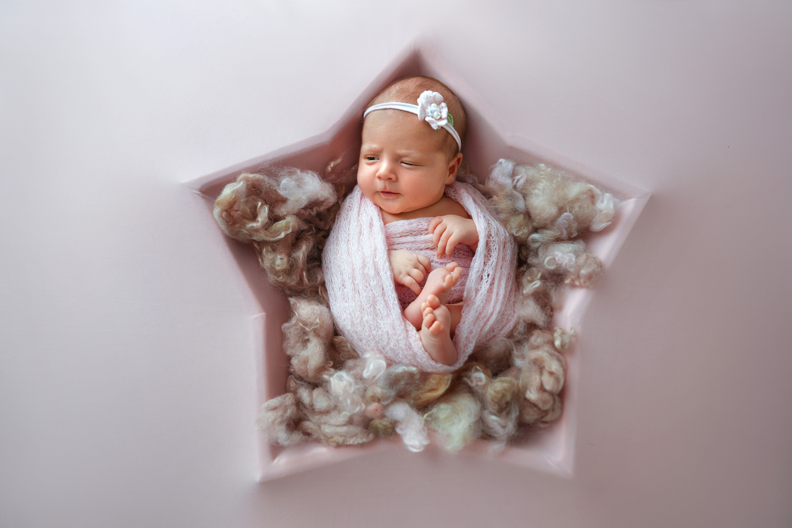 Фотосессия новорожденного (newborn). Фотограф новорожденных, детей до года и беременных в Симферополе