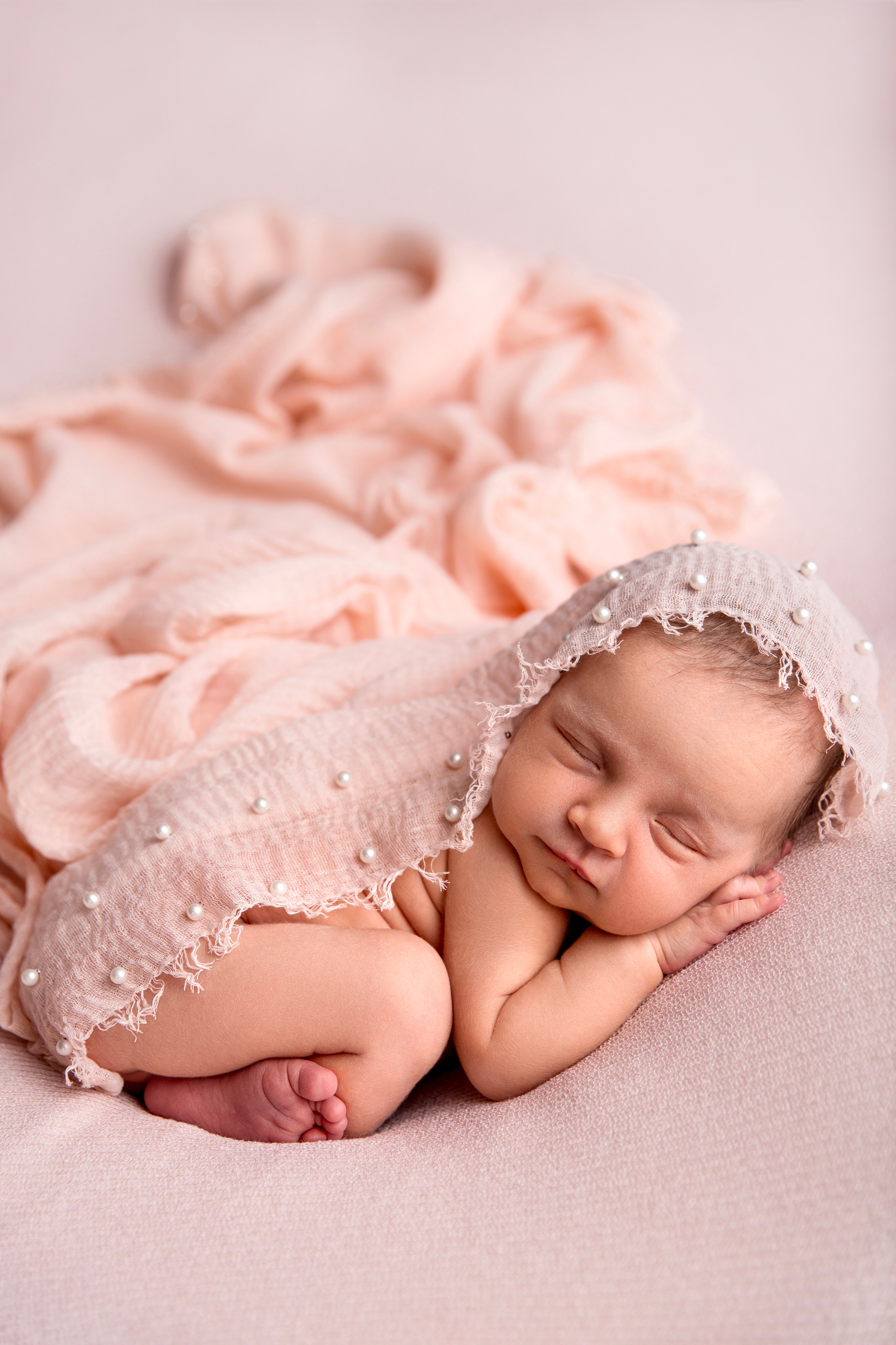 Фотосессия новорожденного (newborn). Фотограф новорожденных, детей до года и беременных в Симферополе