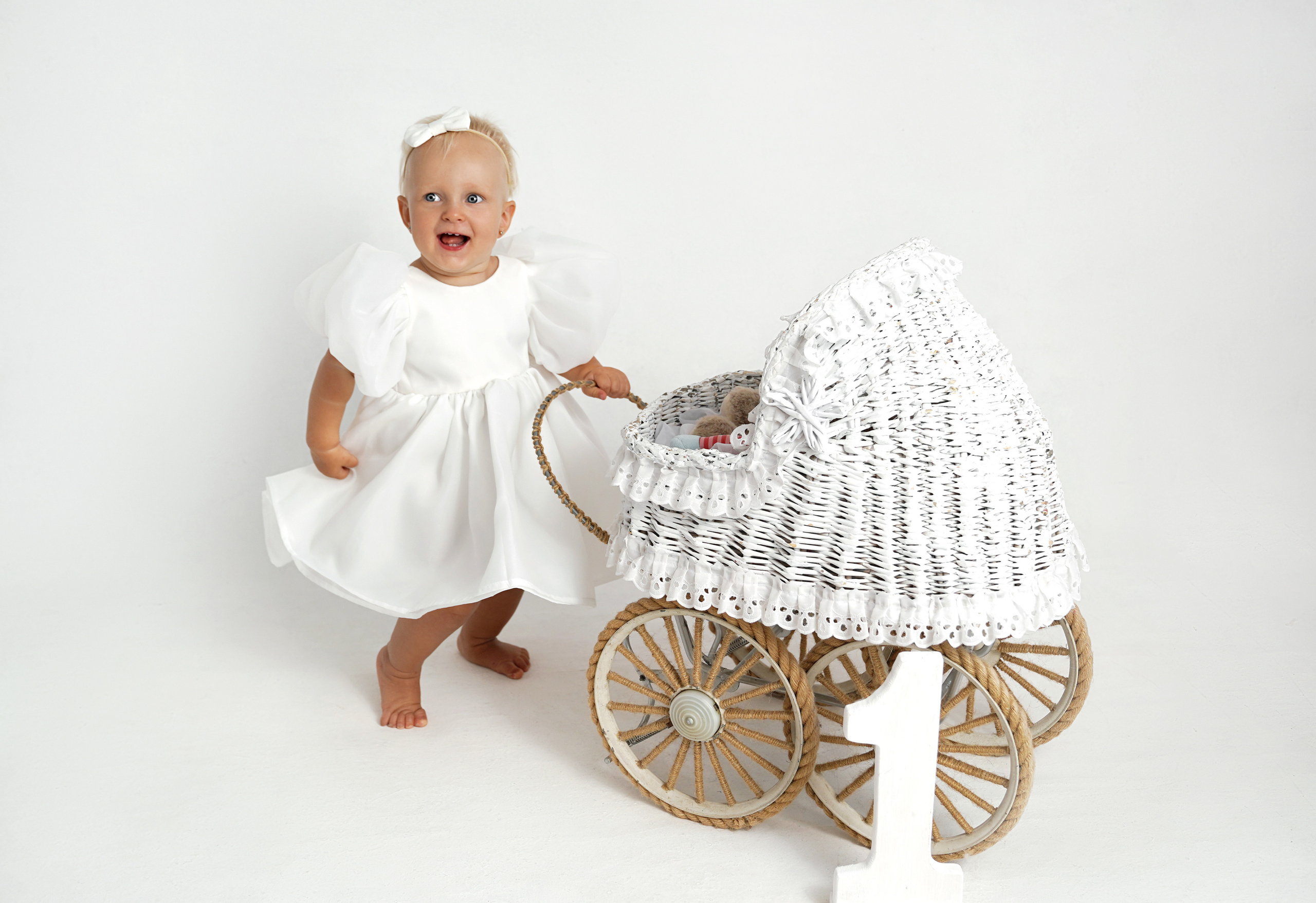 Фотосессия ГОДОВАСИЕ. Фотограф новорожденных, детей до года и беременных в Симферополе