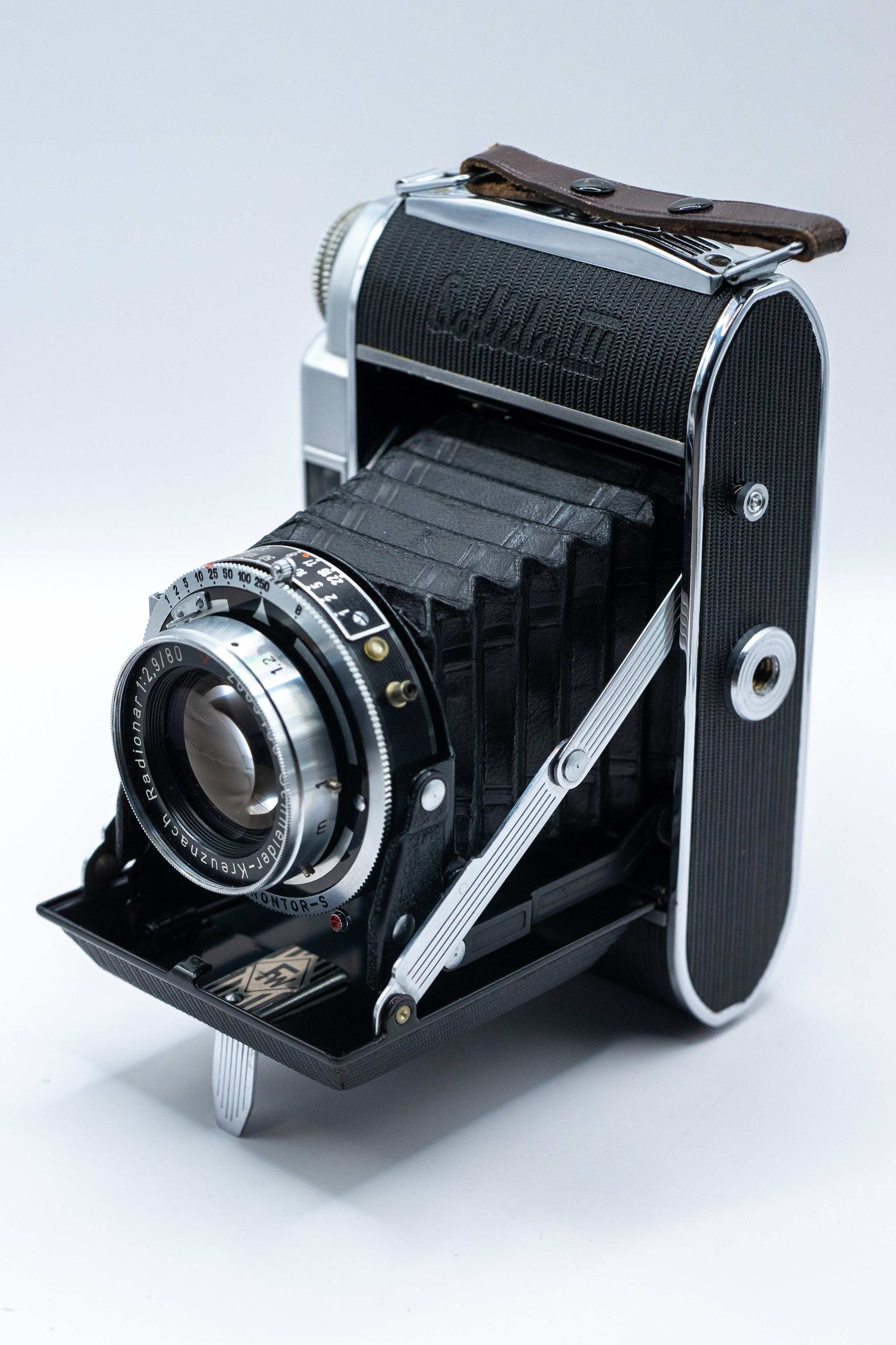 Franka Solida III — Sсhneider-Kreuznach Radionar 80 mm f2.9 V