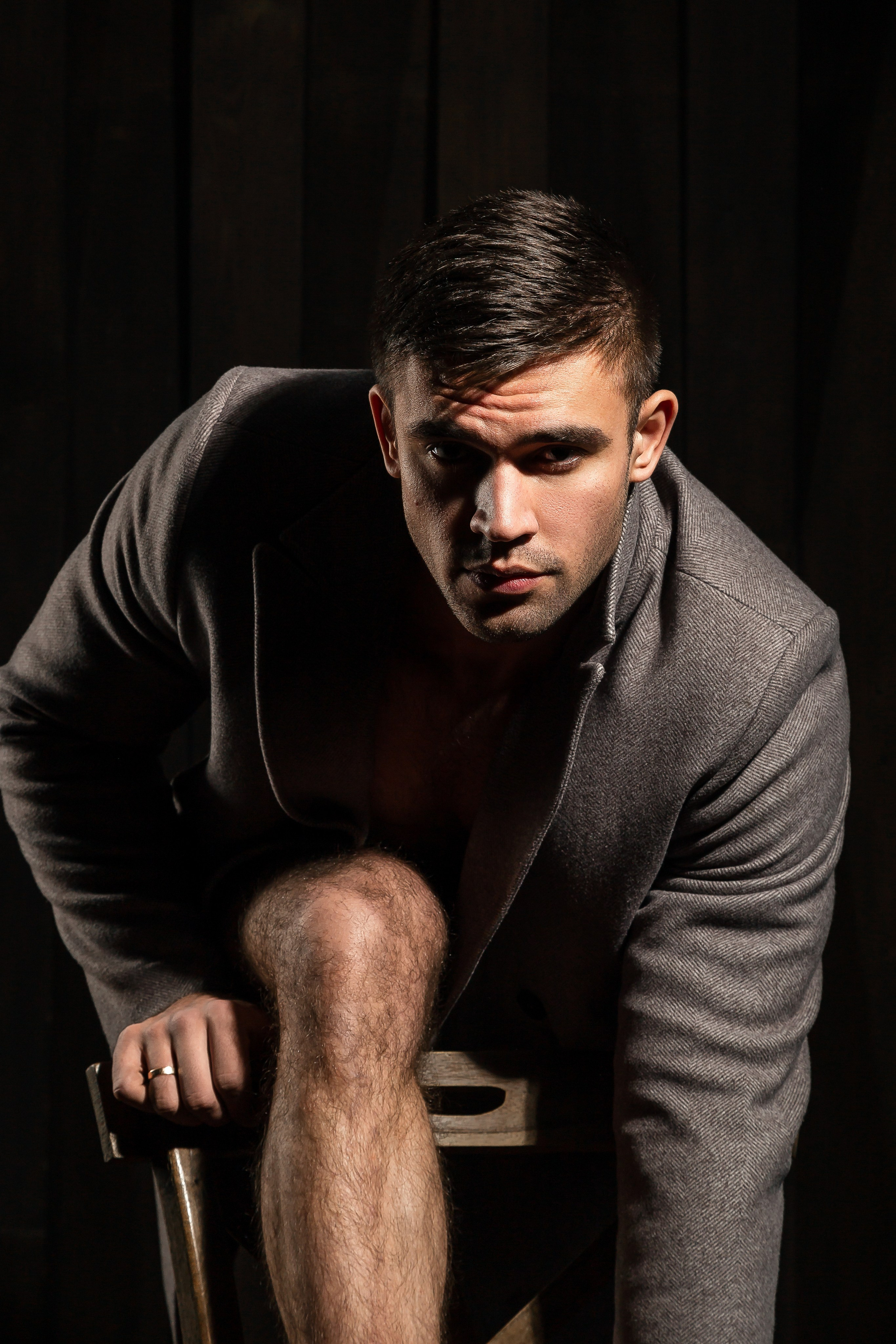 В верхней одежде. Портретный и репортажный фотограф. Эмоциональные и откровенные портрет