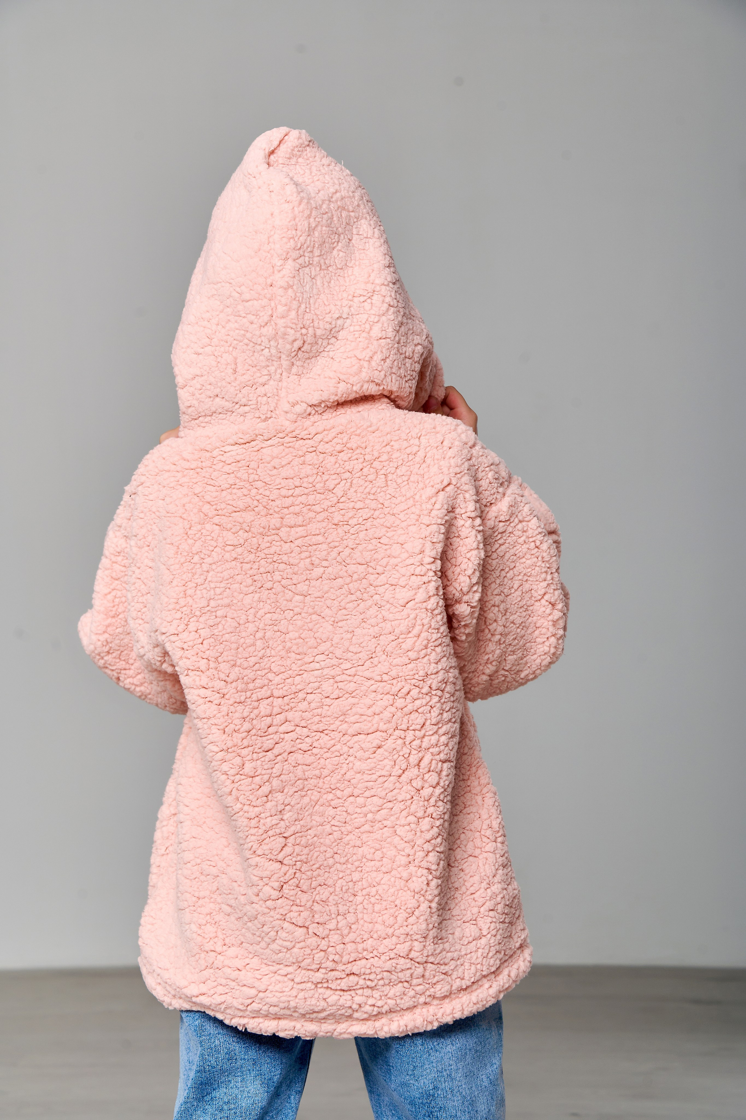 Съемка детских толстовок для маркетплейса. Контент фотограф для бизнеса и маркет-плейсов