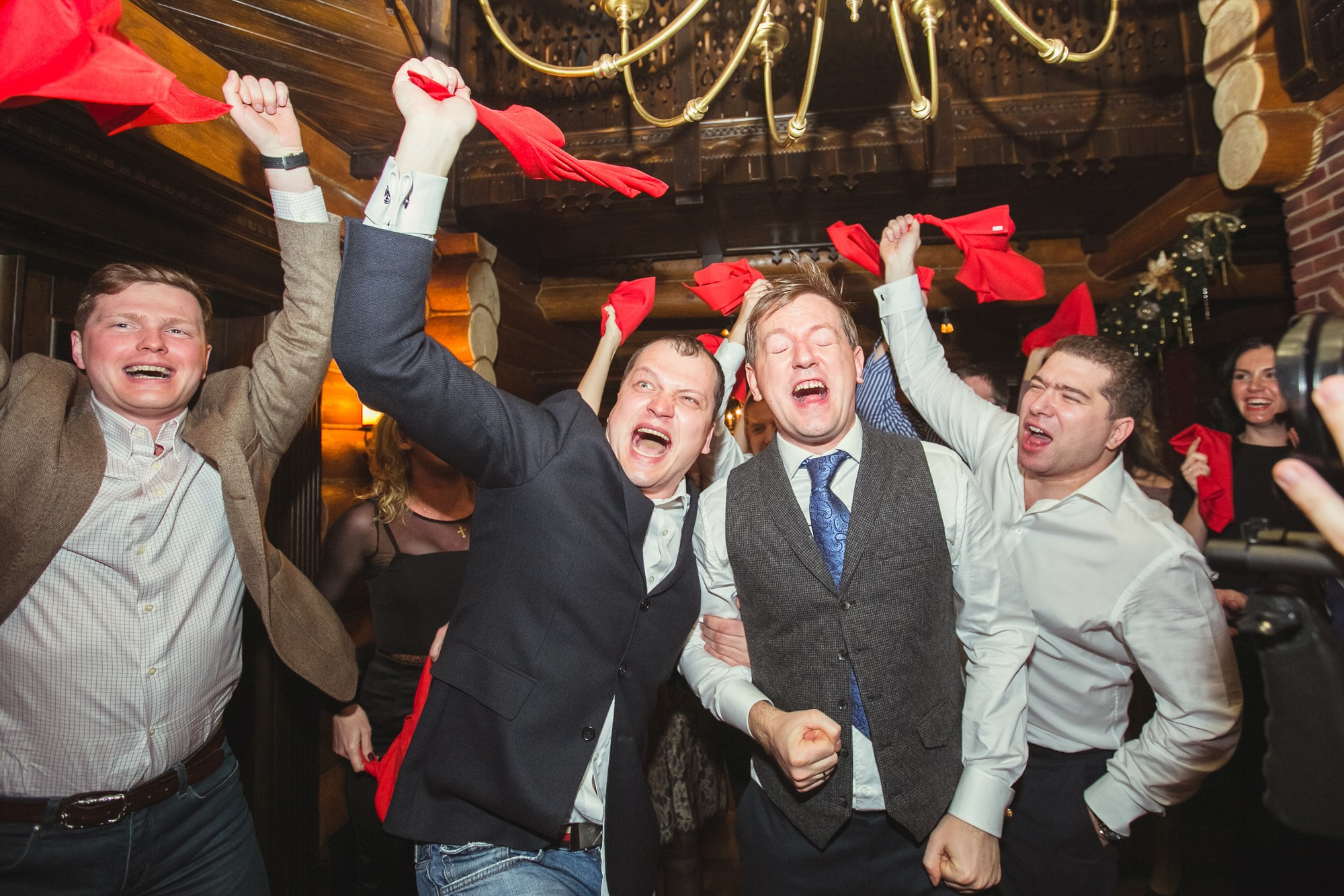 Зимняя свадьба в русских традициях. Семейный, портретный и свадебный фотограф в Санкт-Петербурге и Москве