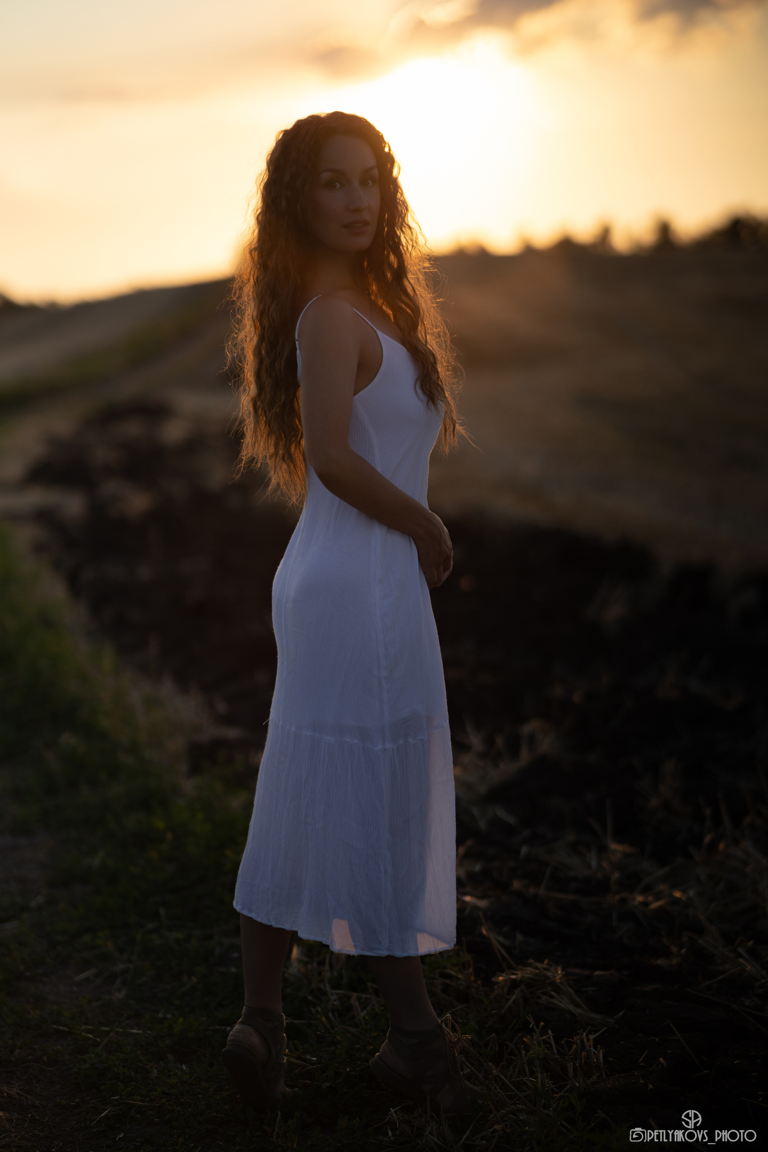 Фотосессия для Ники на закатном солнце в полях Пятигорска. Фотограф, видеограф Пятигорск, Ставрополь, Ессентуки, Petlyakovs_photo