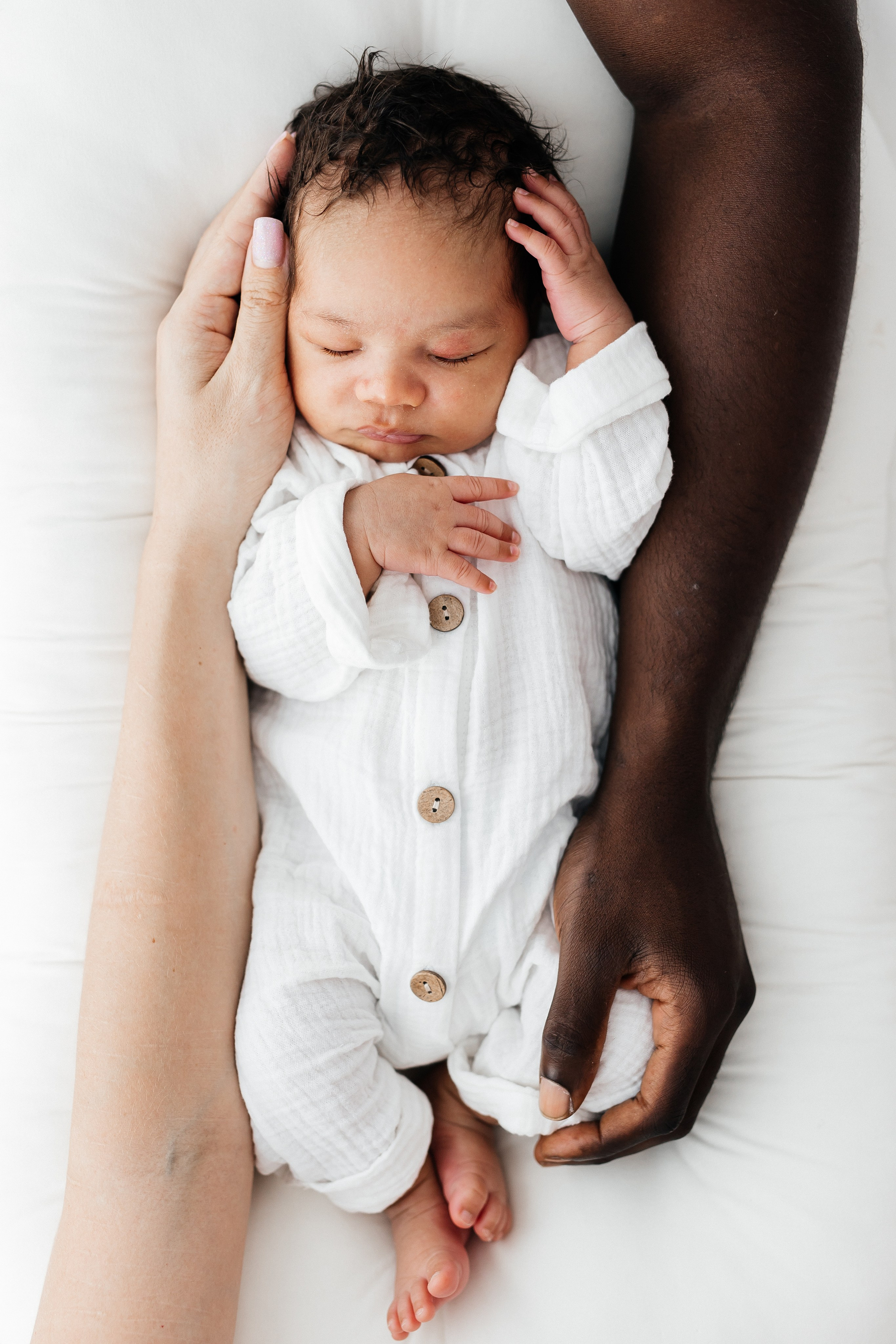 Ньюборн, новорожденные. Профессиональная детская и семейная фотостудия в Краснодаре