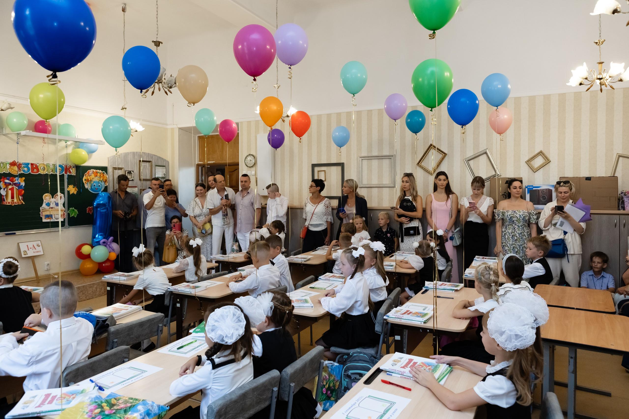 Первый раз — в первый класс. Фотосессия первоклассников 1 сентября. Свадебный фотограф, фотосъемка в Крыму, Севастополе, Симферополе, Ялте