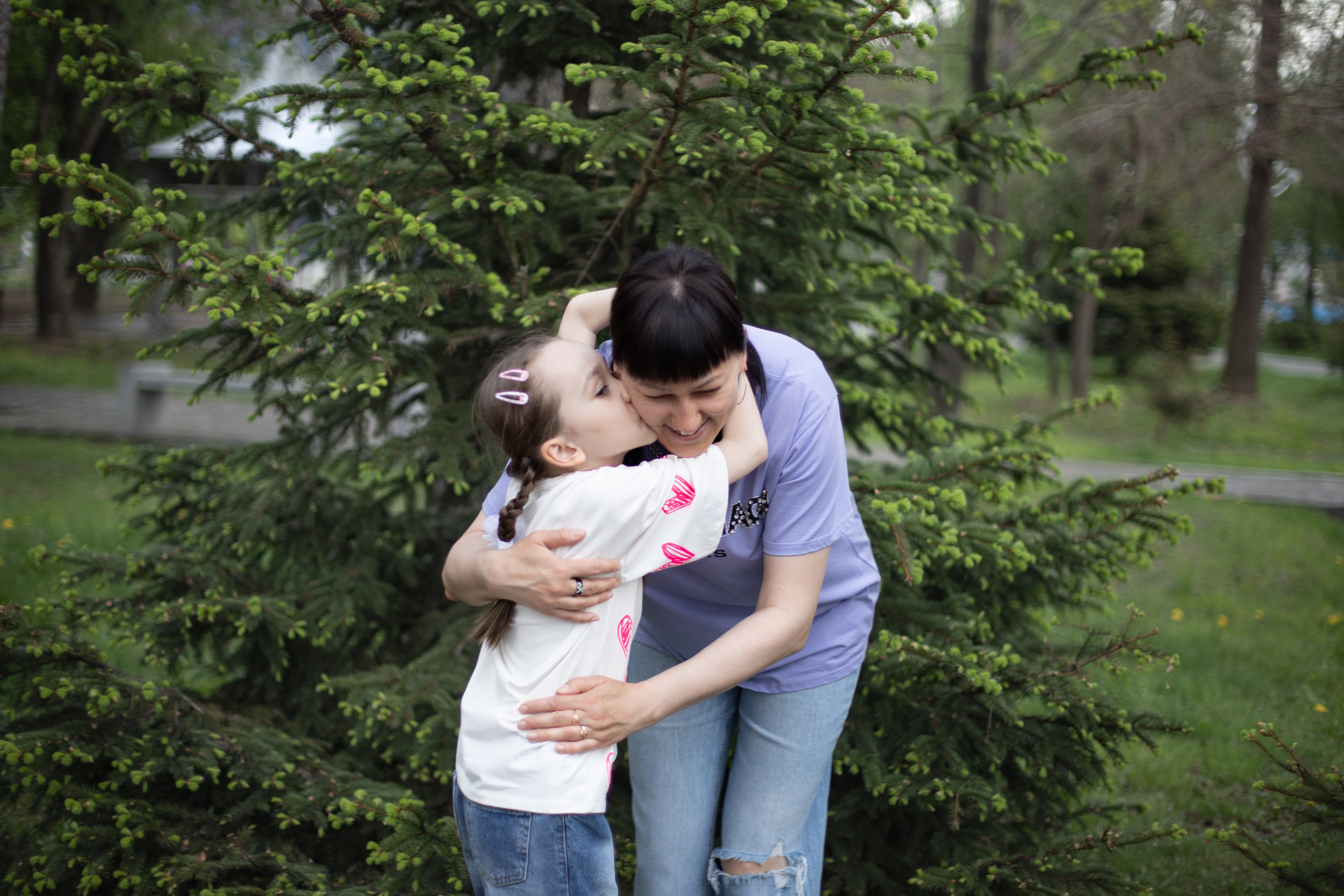 Мадина в цветущем парке. Семейный и детский фотограф в Хабаровске Алевтина Проскурякова