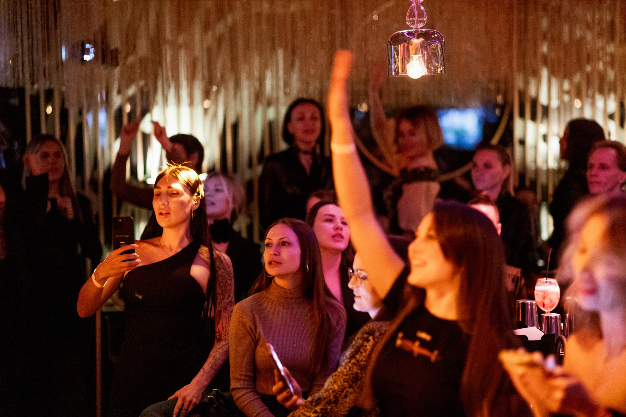 YANA URBAN: сольный концерт в «Анжелика Wineroom». СВОИ. ФОТООТЧЕТЫ-СОБЫТИЯ-МЕСТА