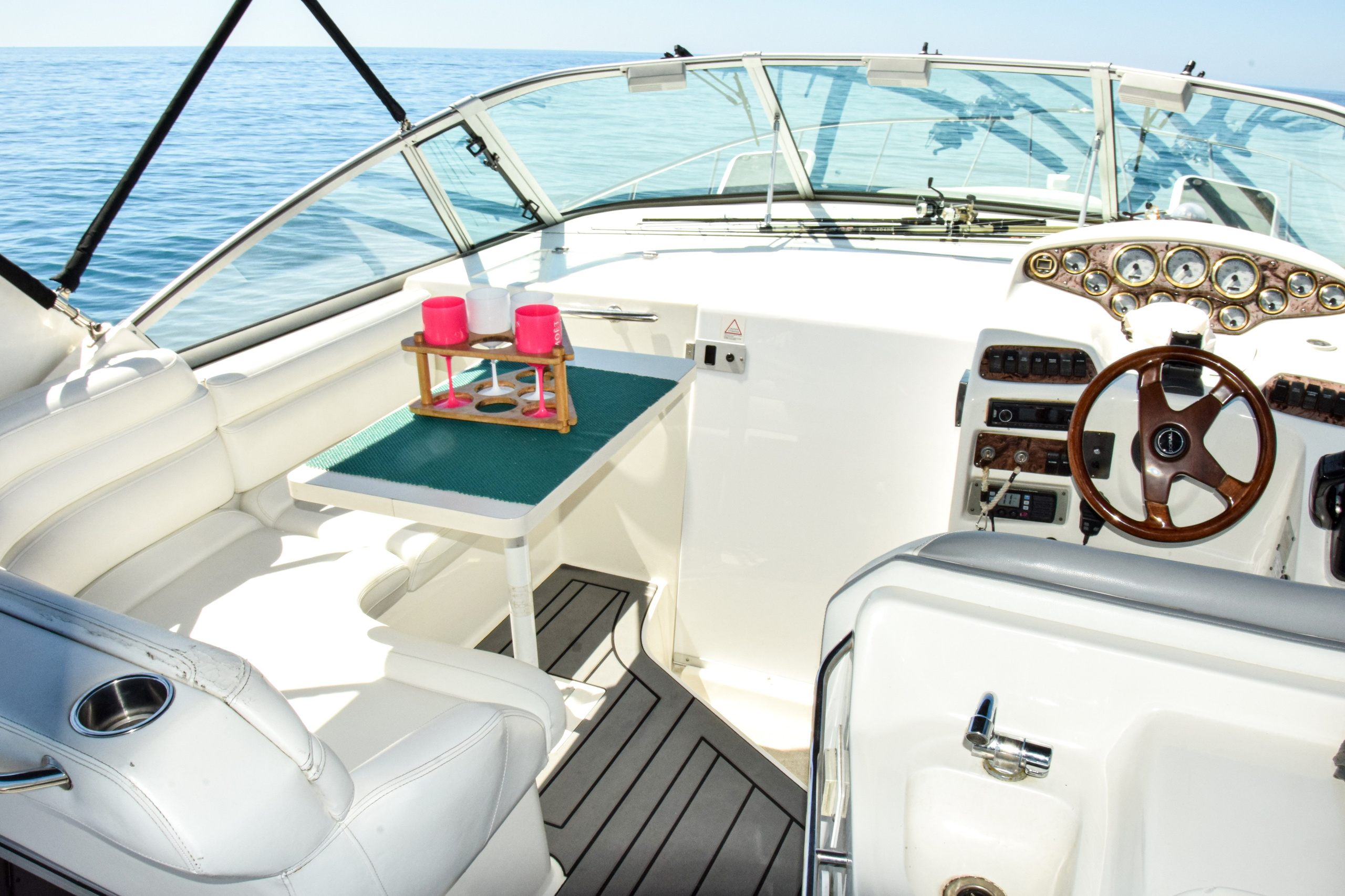 Катер Манго Аренда Яхты в Сочи Яхтанаморе YACHTNAMORE YACHTANAMORE