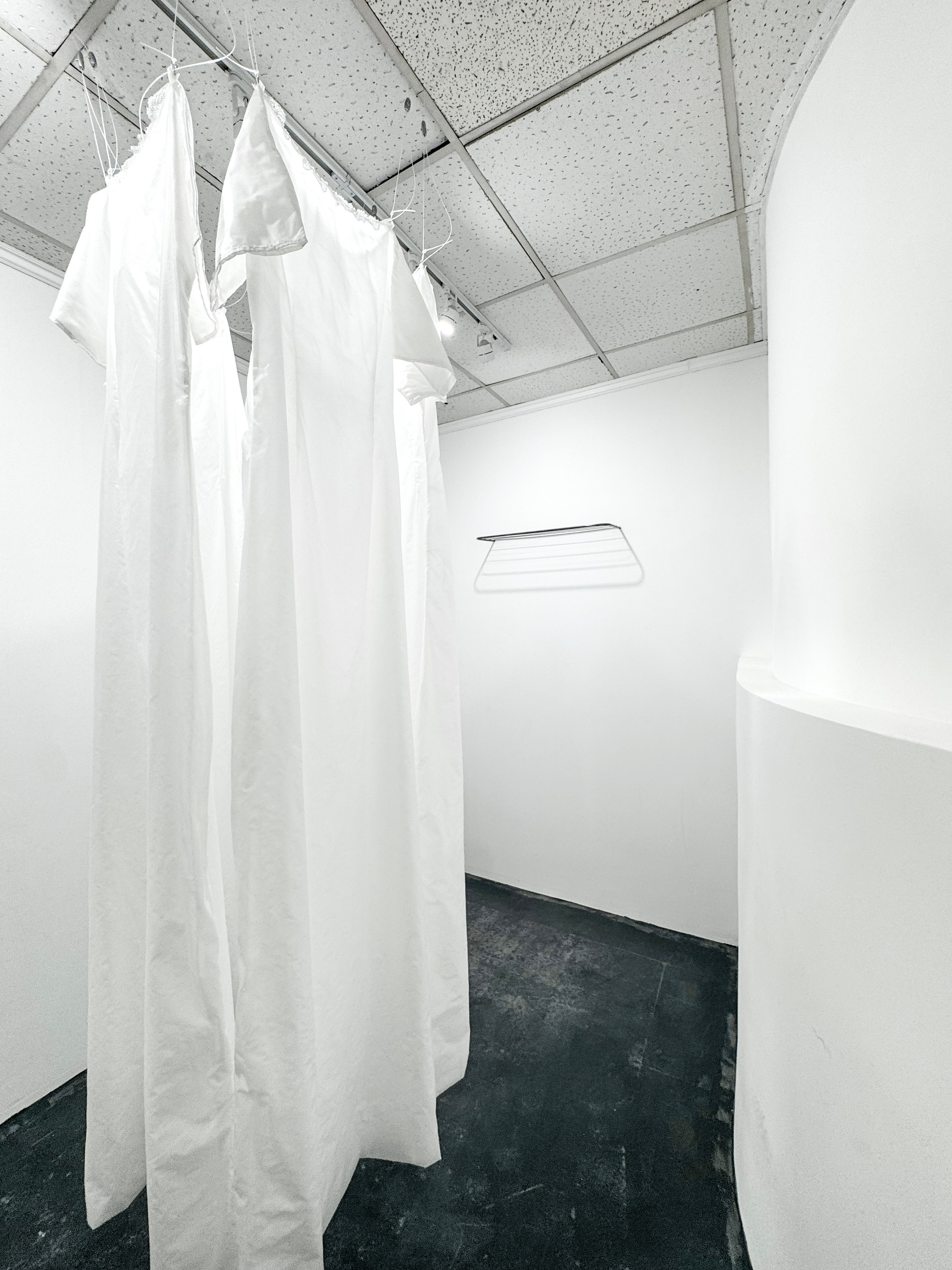 «дворы ожидания», выставка группы KRUS, 25.10-16.11, пространство пробел, Ростов-на-Дону. Лера Круглова