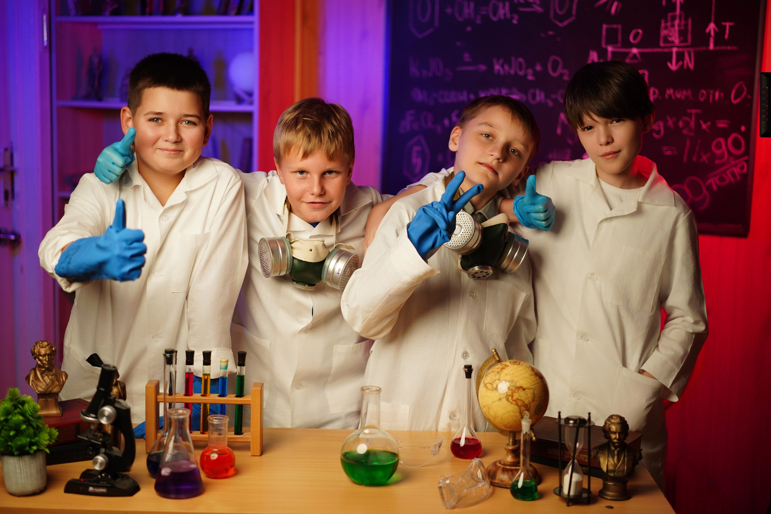 Фотосессия в стиле «Химики». GOTRA — выпускные альбомы в Тюмени