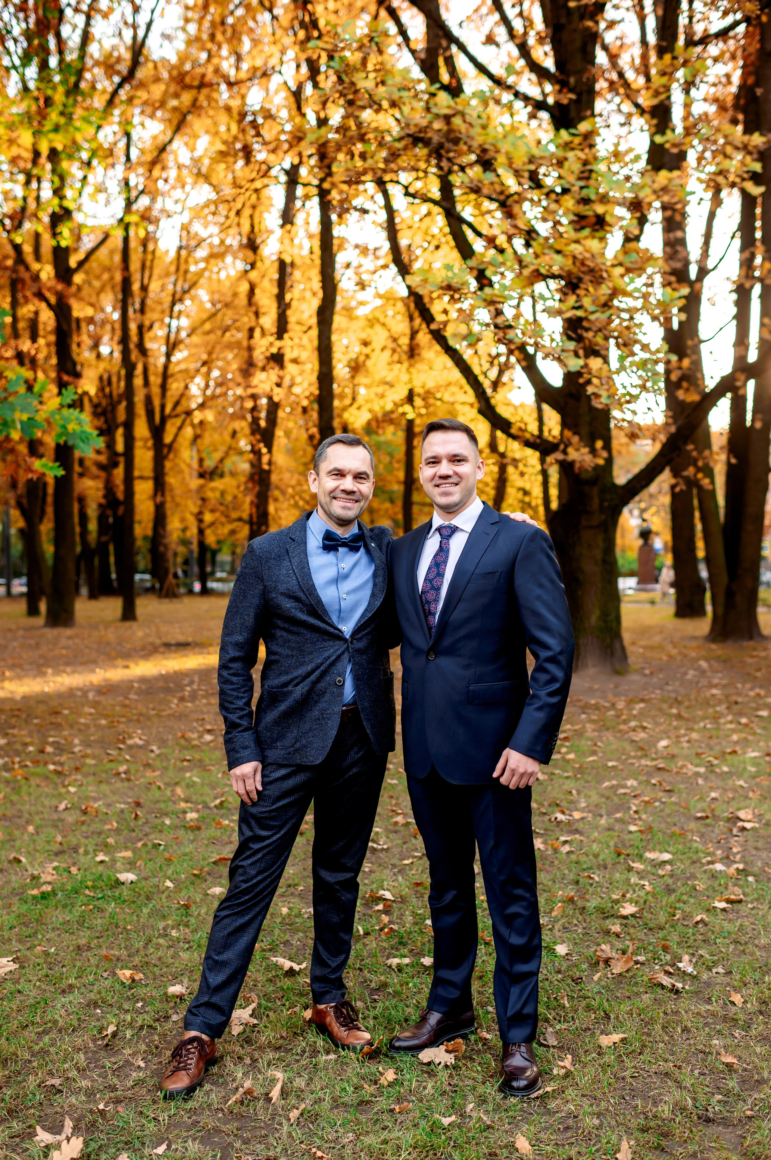 Осенняя великолепная свадебная прогулка жениха и невесты в октябре в Санкт-Петербурге в Михайловском парке и у Атлантов на Миллионной улице. Портретный, семейный и свадебный фотограф в Санкт-Петербурге и в Пушкине Ширяев Денис