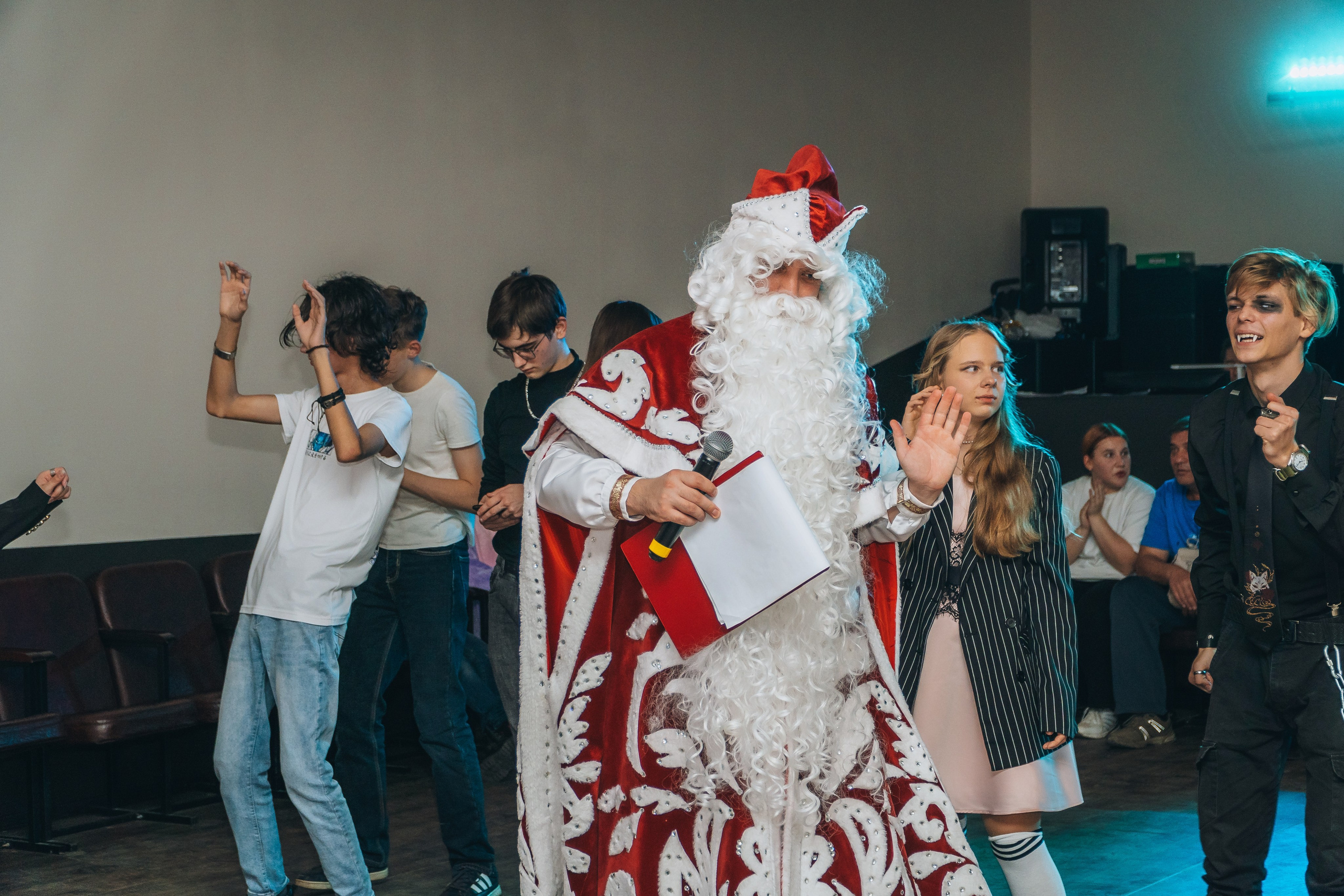 «Новый год к нам мчится». Новотитаровский Дом культуры