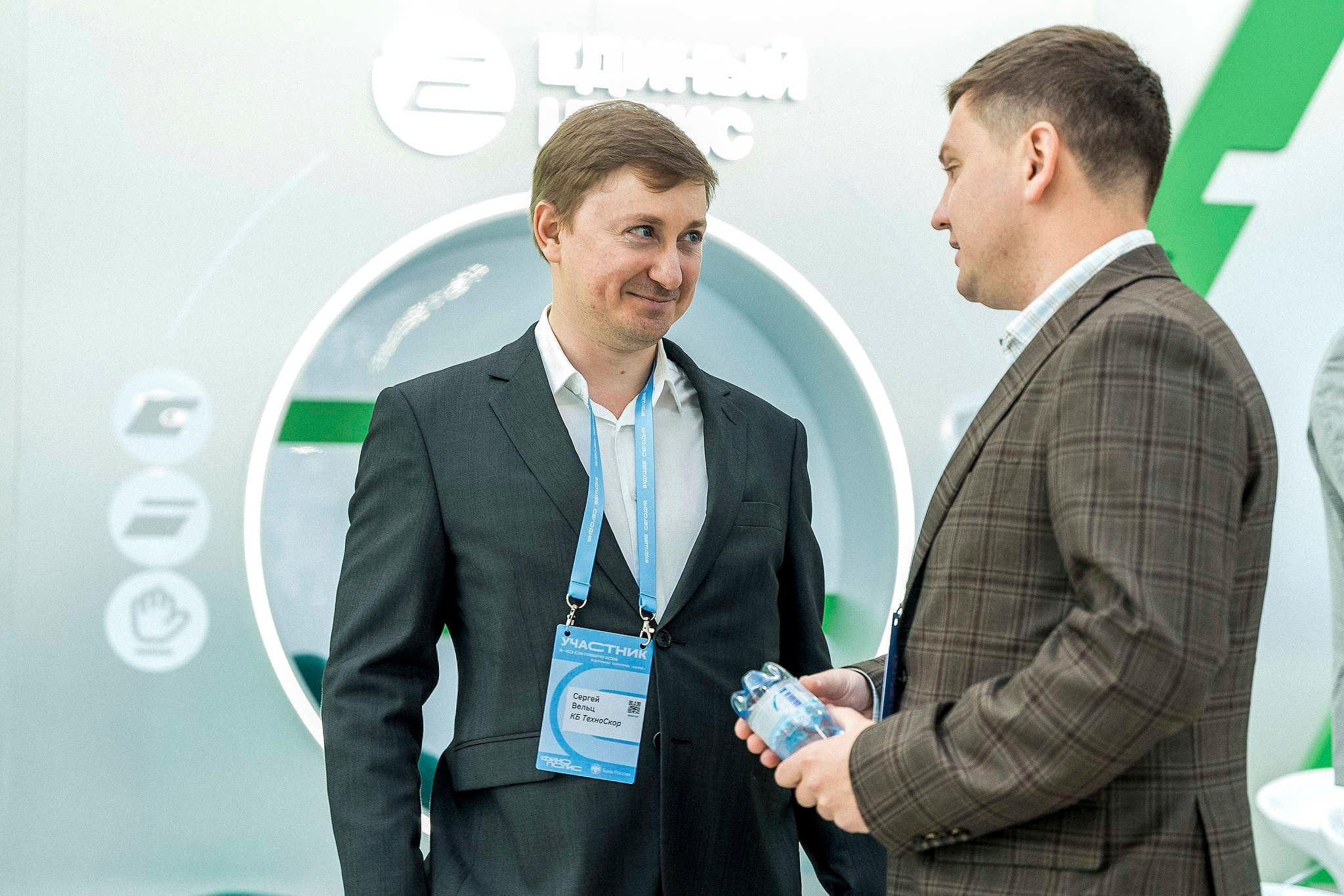 Съемка репортажа в Сочи для пяти компаний — участников Финополиса 2025, который проходил в Сириусе в октябре 2025 года. Фотограф Михаил Мордасов, Сочи. Мероприятия, портреты, спорт, репортаж