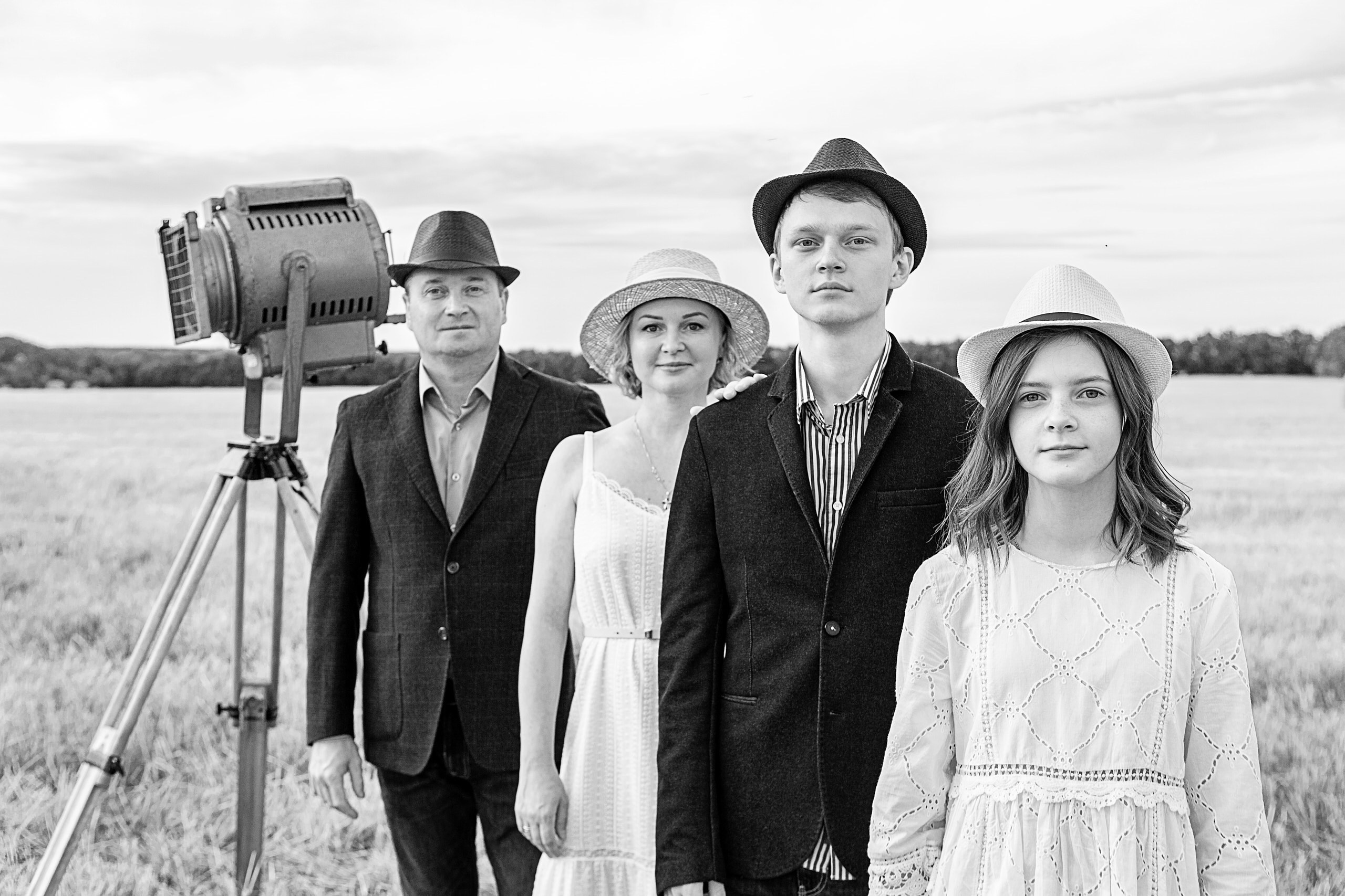 Семейная фотосъемка на плэнере. Создание фото-видео визуала в Воронеже и РФ. Виталий Дедов