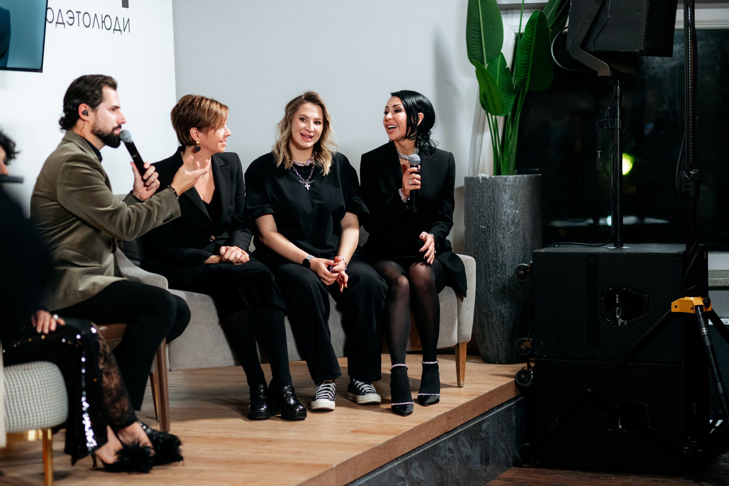 ЛИЦА.DV. СВОИ. ФОТООТЧЕТЫ-СОБЫТИЯ-МЕСТА