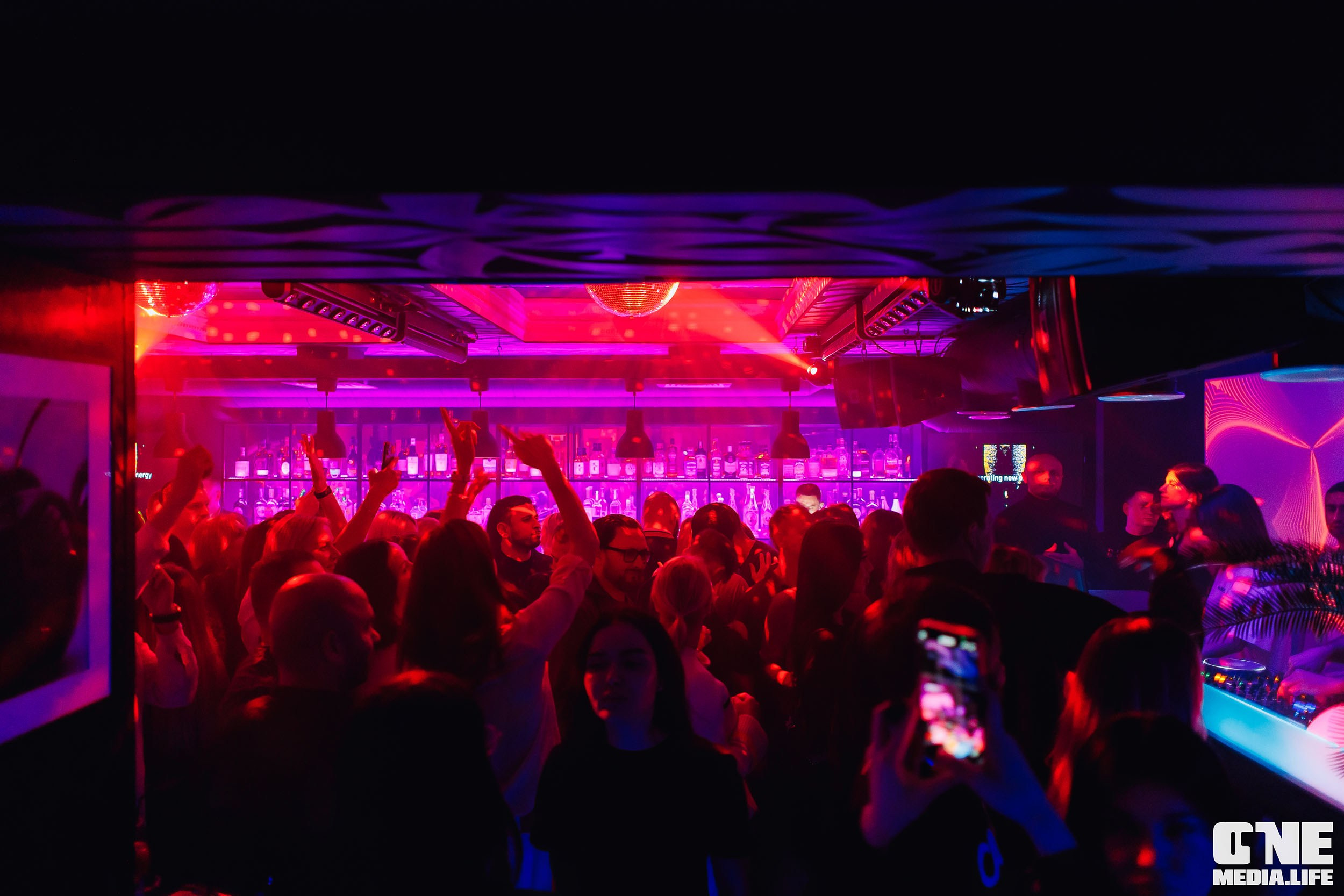 Репортаж с субботней тусовки в Nisha. One Media Life: фоторепортажи, фотоотчеты с мероприятий и заведений