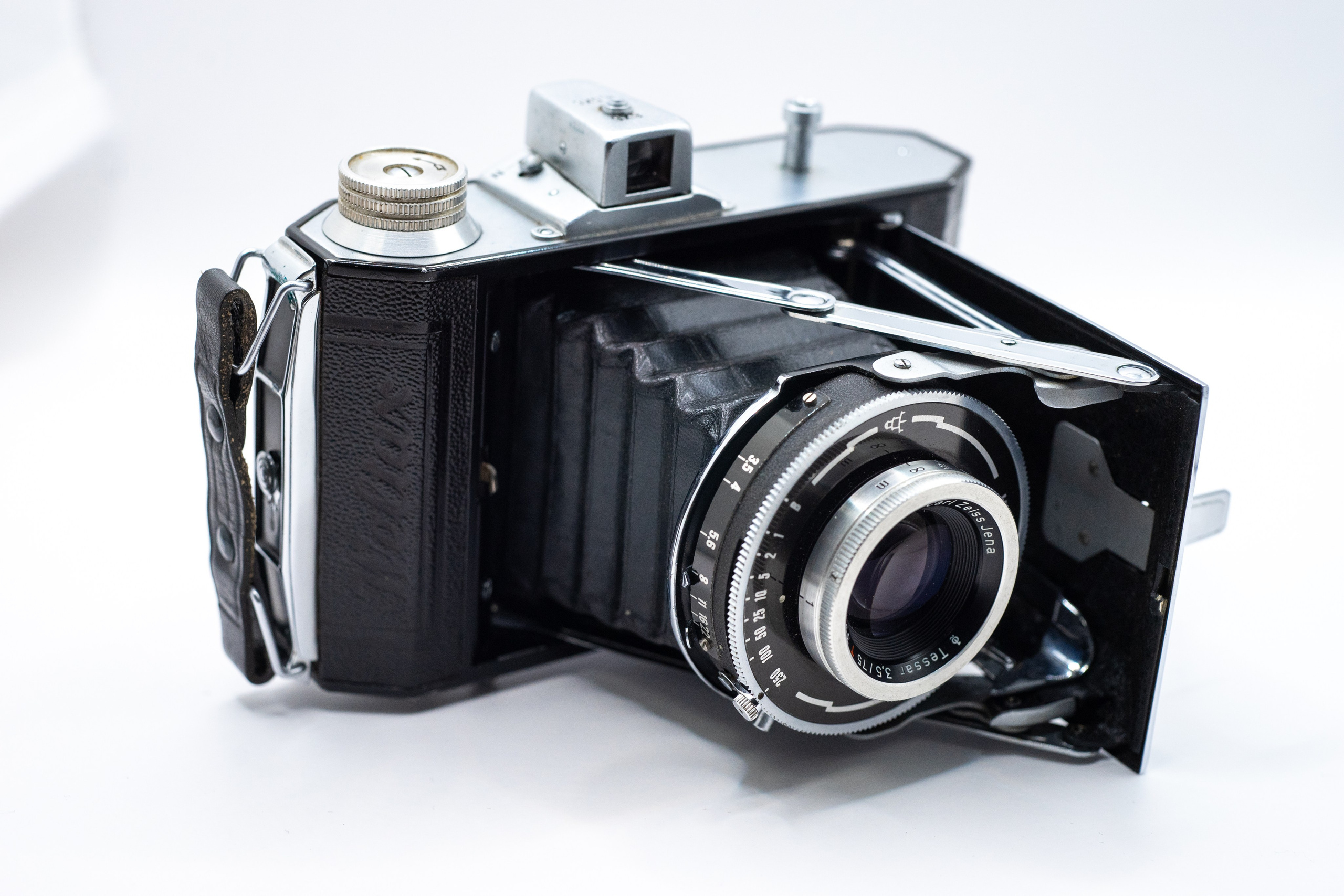 Welta Weltax — Carl Zeiss Jena Tessar T 75 mmf3.5