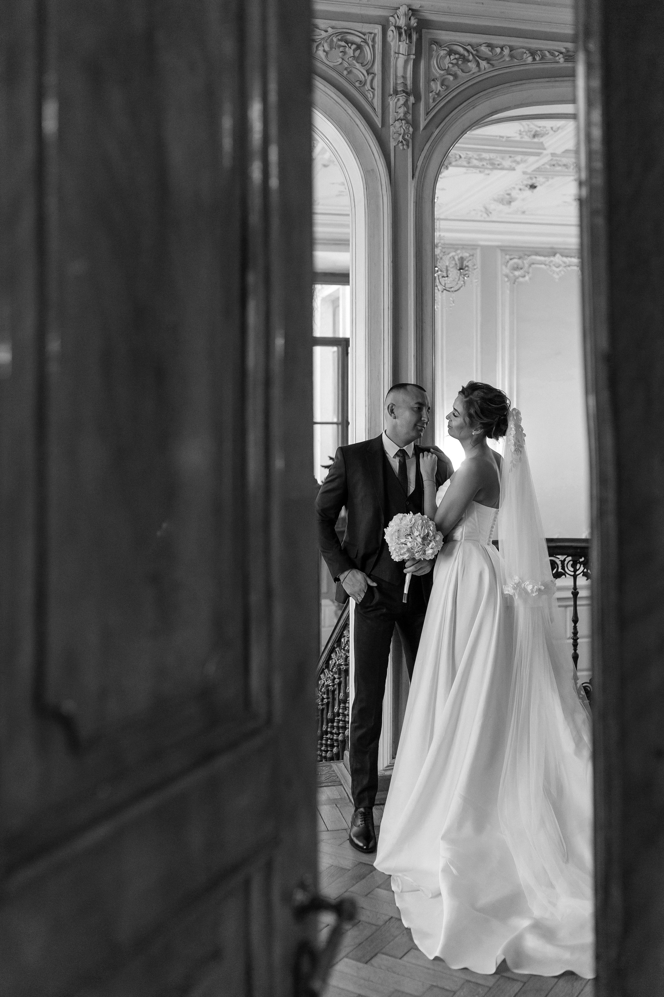 Свадебная фотосессия в Библиотеке-читальне имени А. С. Пушкина