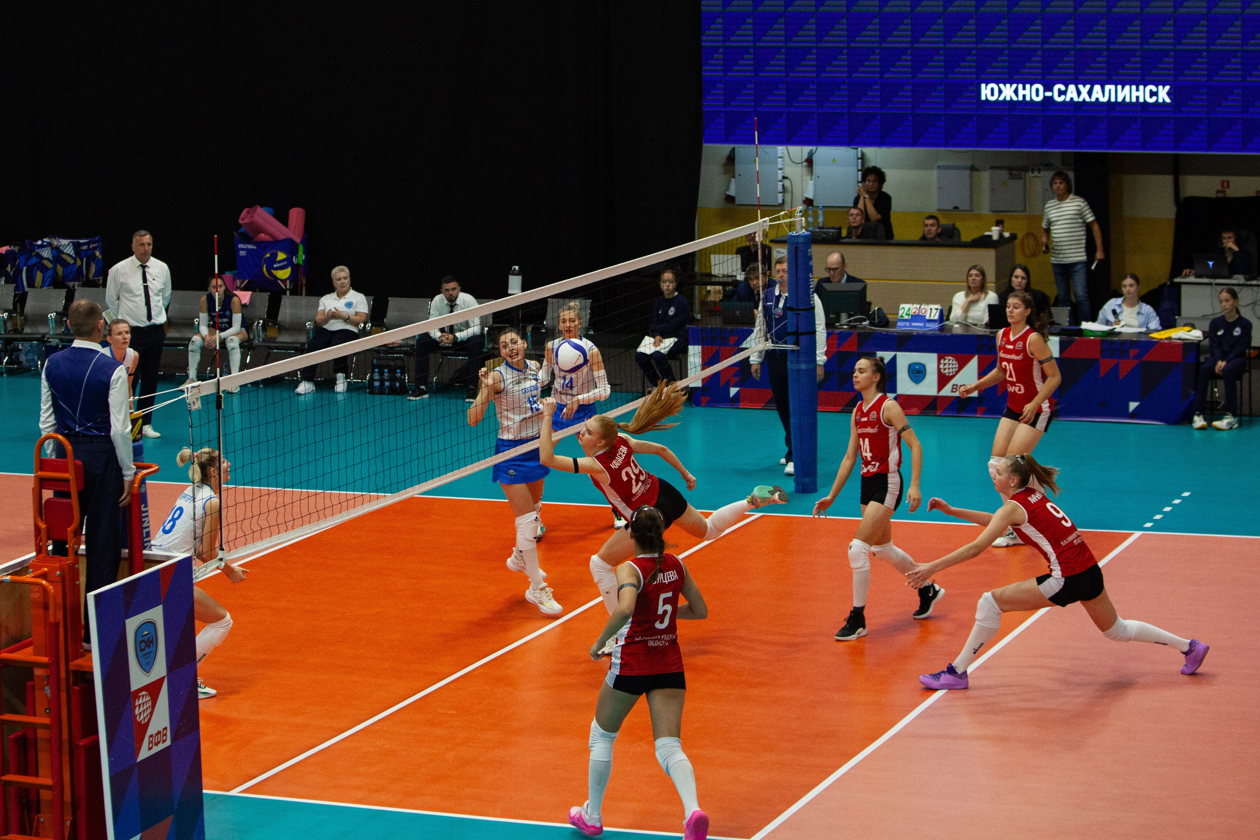 Один день из тура чемпионата России по волейболу. Кутузов Евгений Фотограф в Южно-Сахалинске