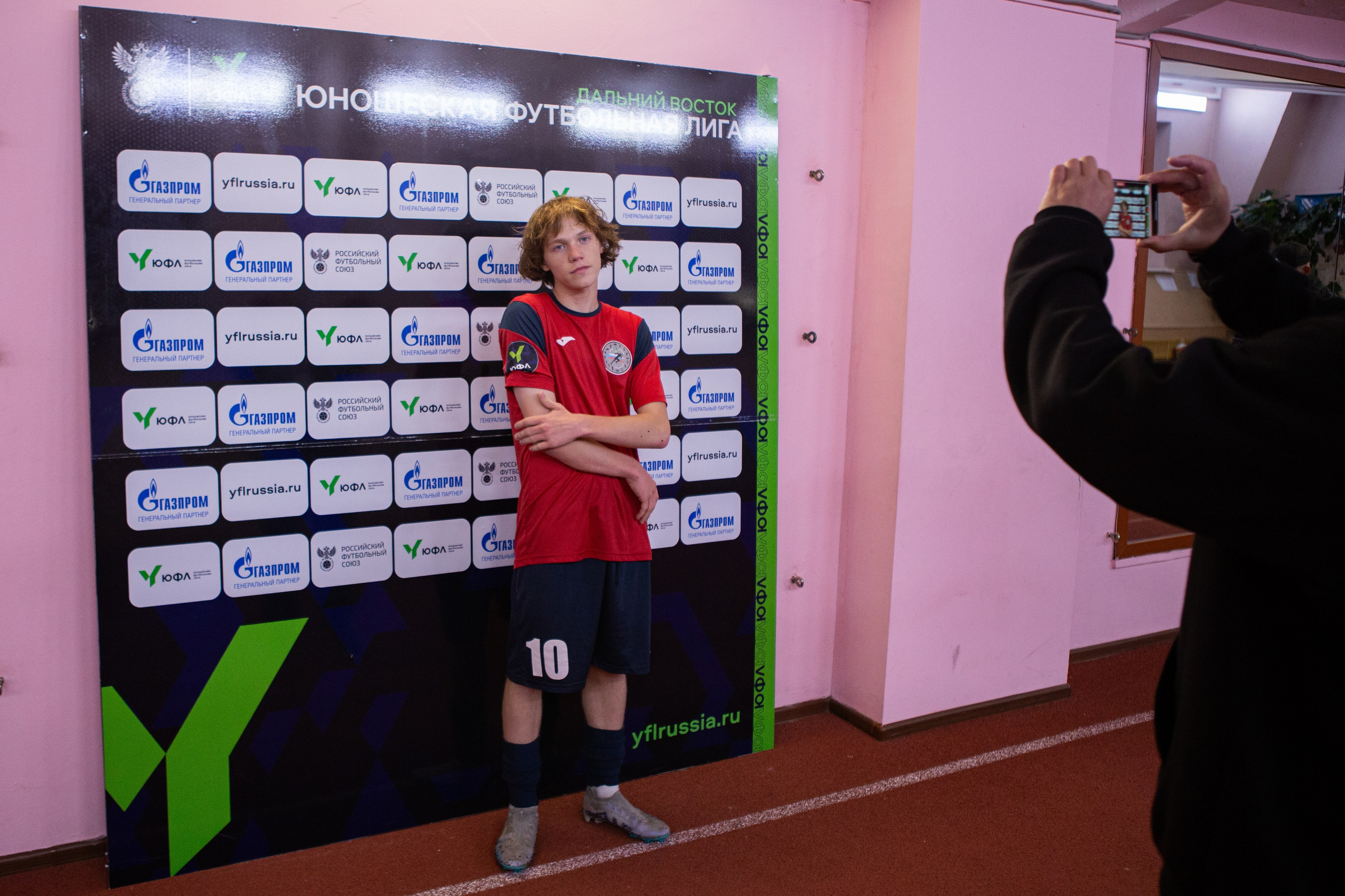 Матч юношеской футбольной лиги между командами СШ «Сахалин» и «СШОР № 1» (Комсомольск-на-Амуре) (U-18). Кутузов Евгений Фотограф в Южно-Сахалинске