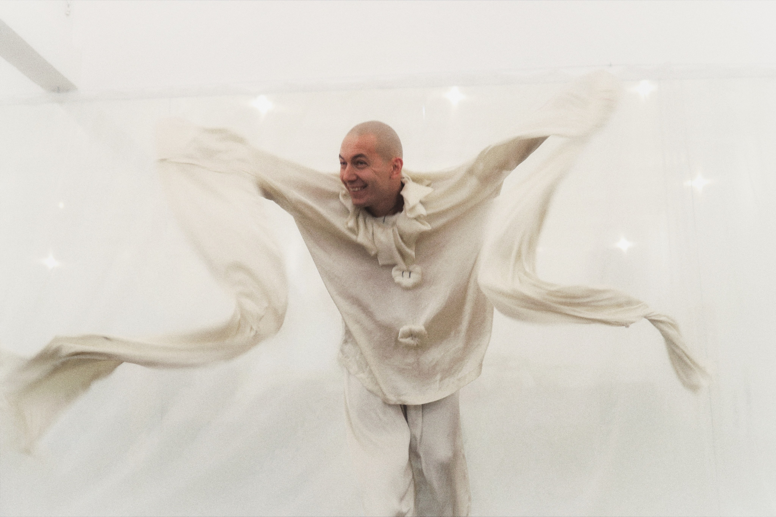 Pavel Alekhin, Clown-mime / Saint-Petersburg 2024. POLINA MÔMOT