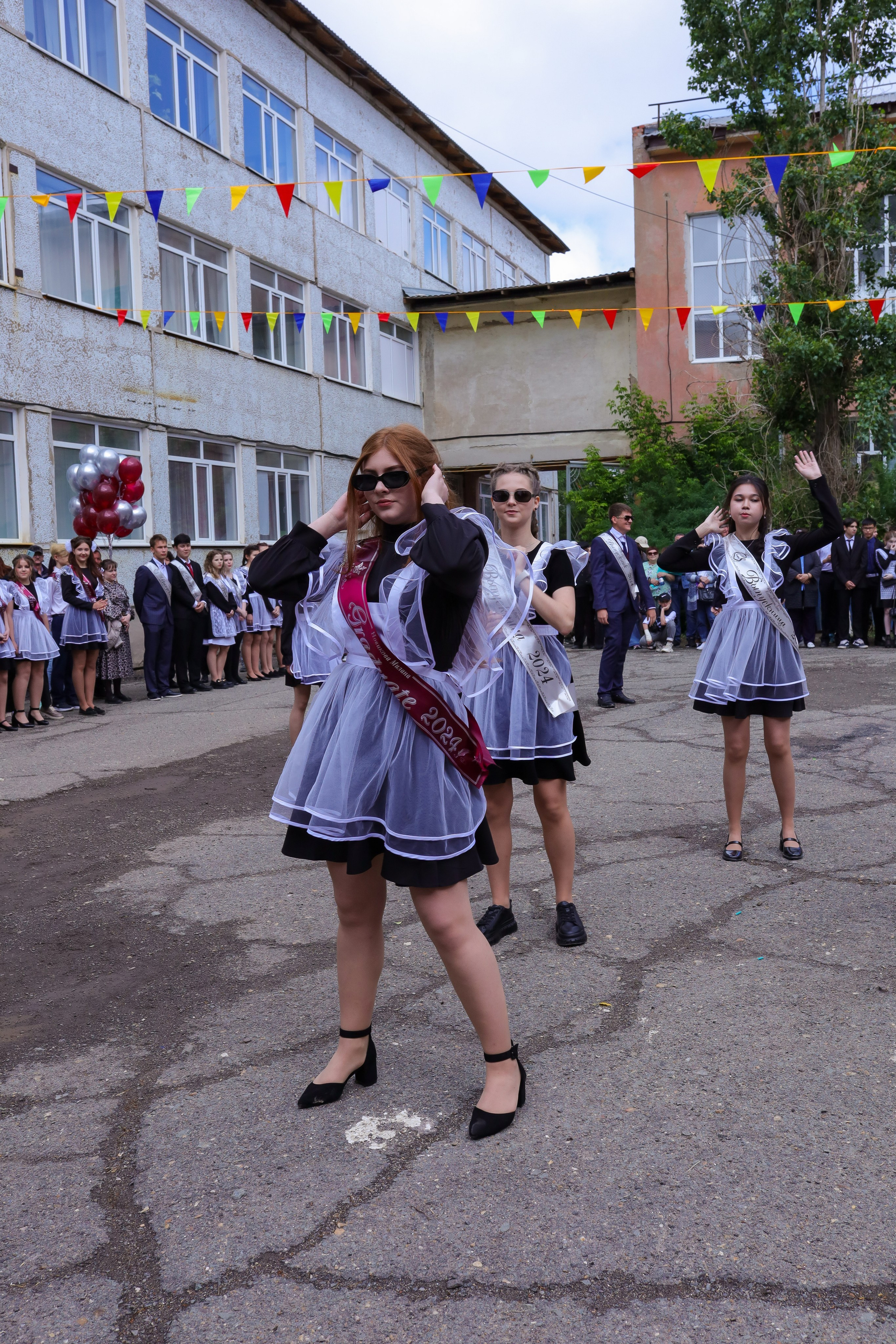 Выпускники. Фотограф в Жезказгане. Графический дизайнер