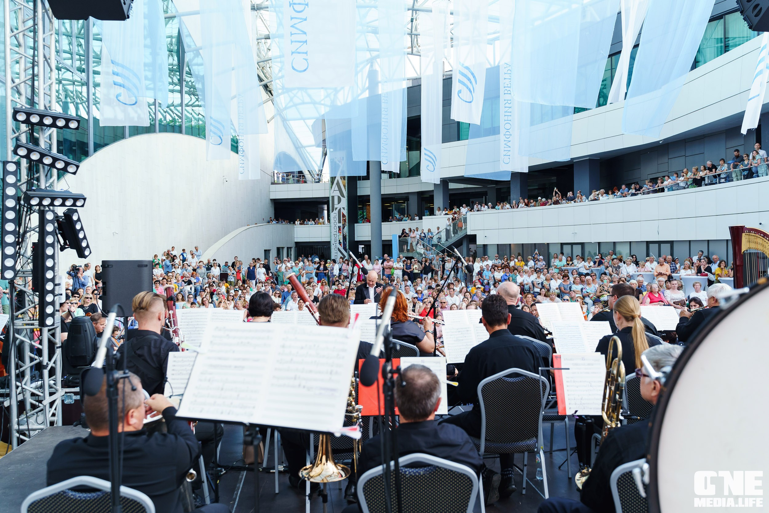 Фоторепортаж с фестиваля «Симфония ветра» в Янтарь Холле. One Media Life: фоторепортажи, фотоотчеты с мероприятий и заведений