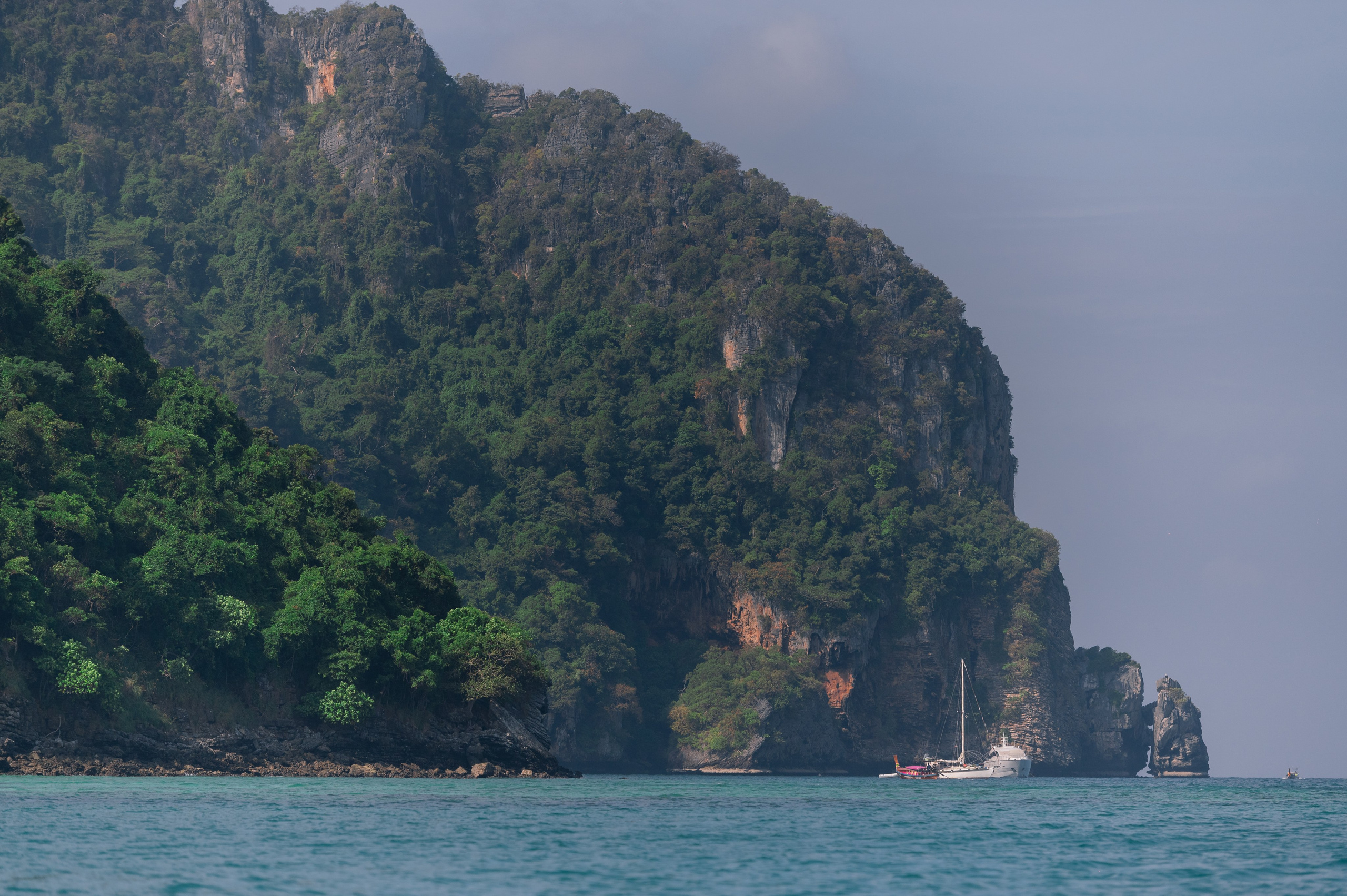 Женская фотосессия в Бишкеке — стиль, образ и уверенность в кадре. Фотограф и видеограф в Бишкеке — фото, видео и аэросъёмка для людей и бизнеса