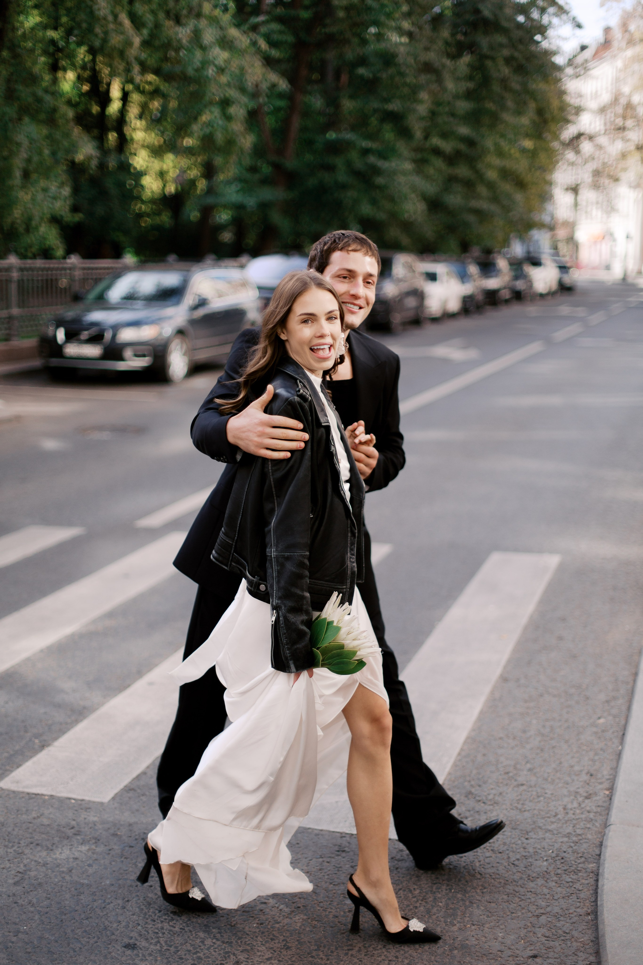 Свадебная прогулка по Патриаршим Прудам, свадебный фотограф Москва