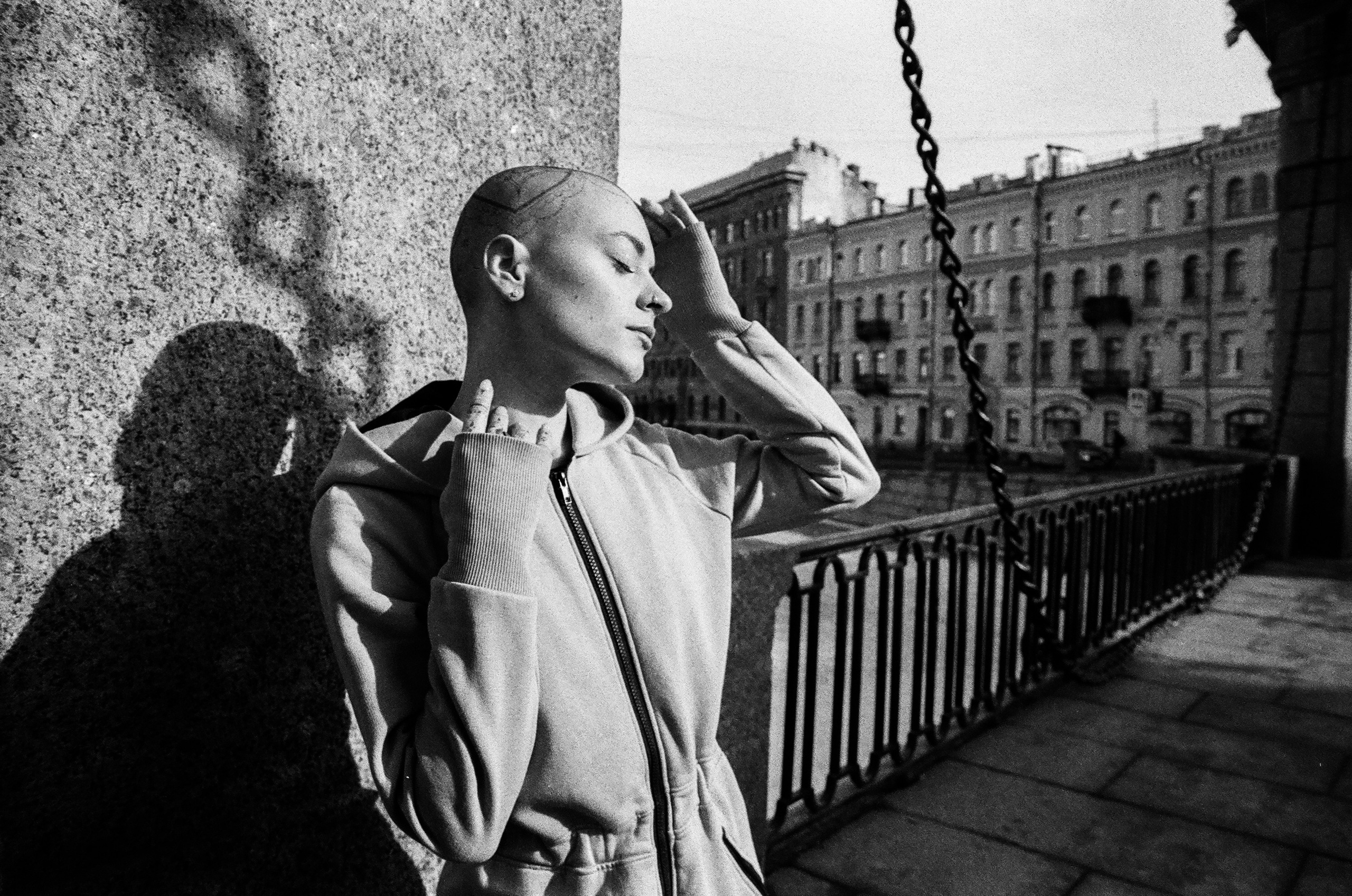 Прогулка с Калерией и ч\б плёнкой. Фотограф Юля Постнова