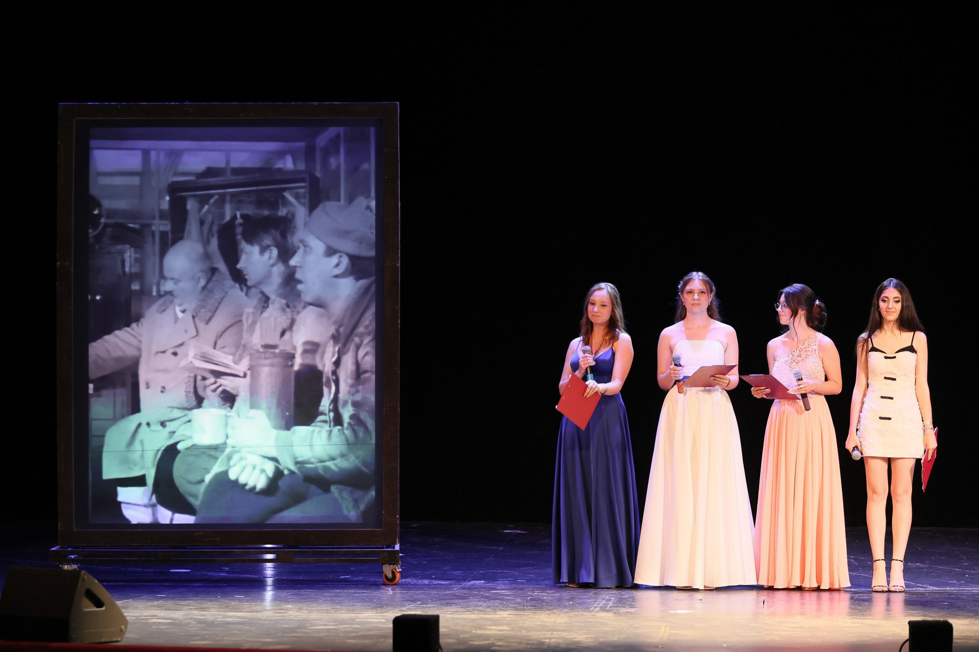 Выпускной вечер в Севастопольской гимназии № 1 имени А. С. Пушкина. Свадебный фотограф, фотосъемка в Крыму, Севастополе, Симферополе, Ялте