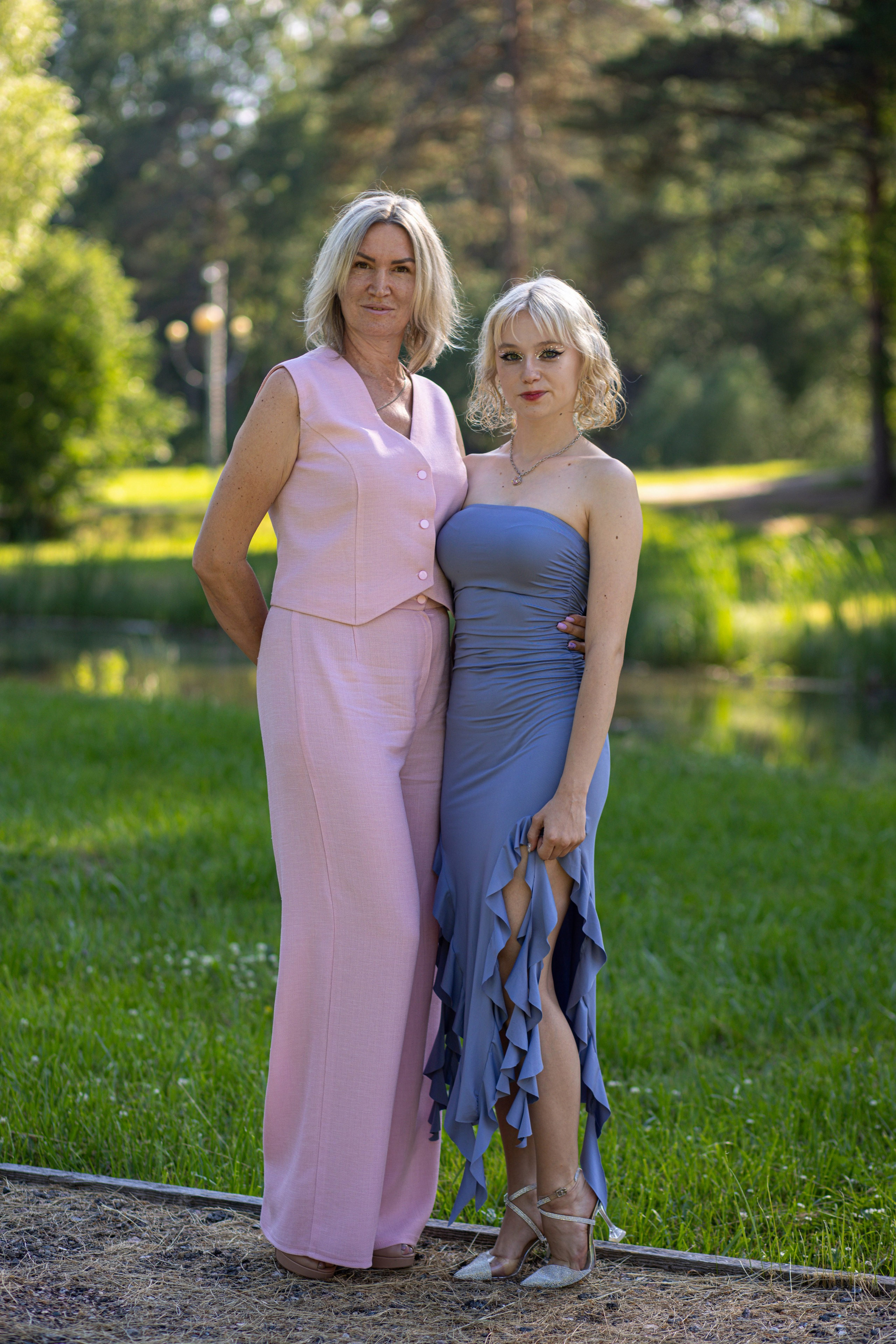 Фотосессия на выпускной. Школа № 12, 11 класс, 2024 г. Студия выпускных альбомов Остров