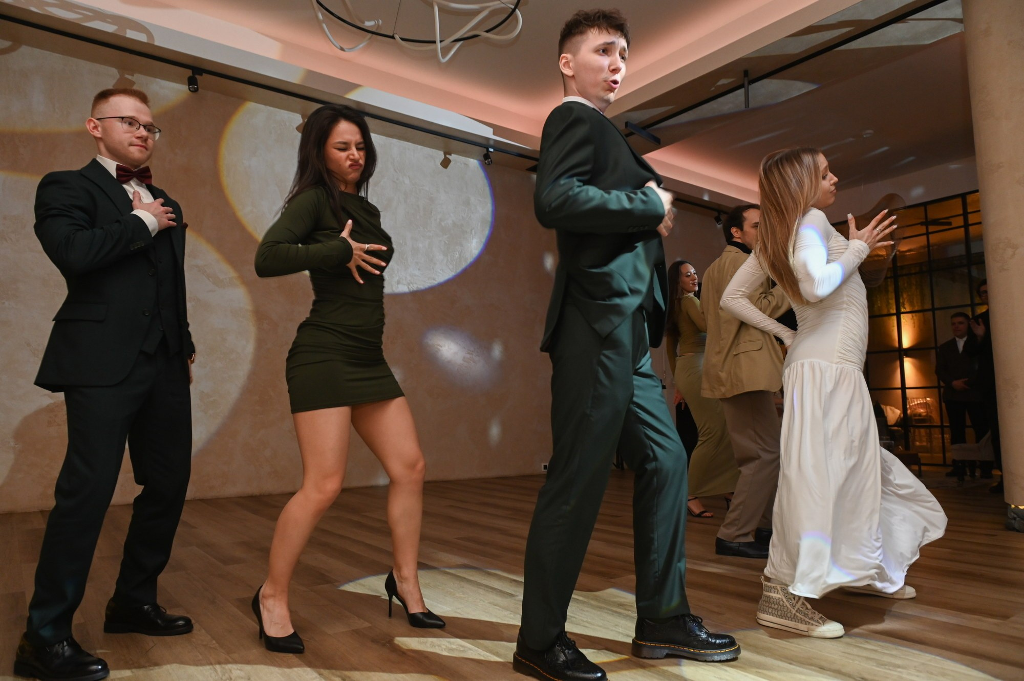 Фотожурналист на свадьбе: когда кадры становятся историей. Документальный фотограф Сергей Вдовин