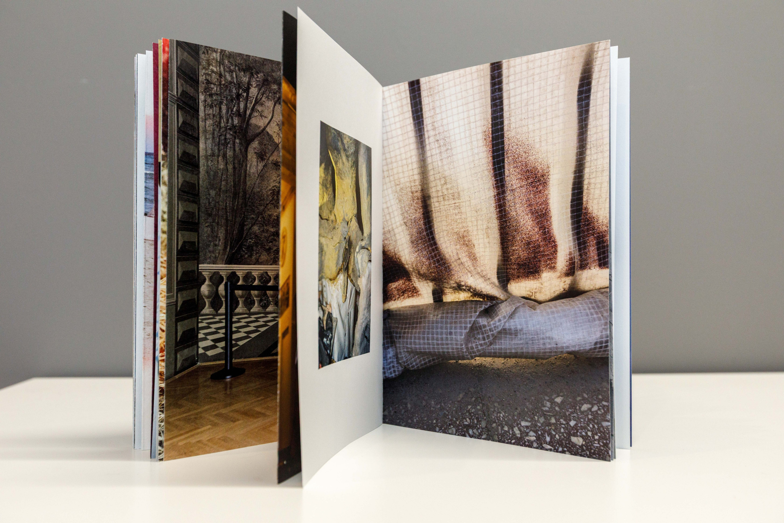 Przepraszam/Sorry. Photographer, Documentary and Art